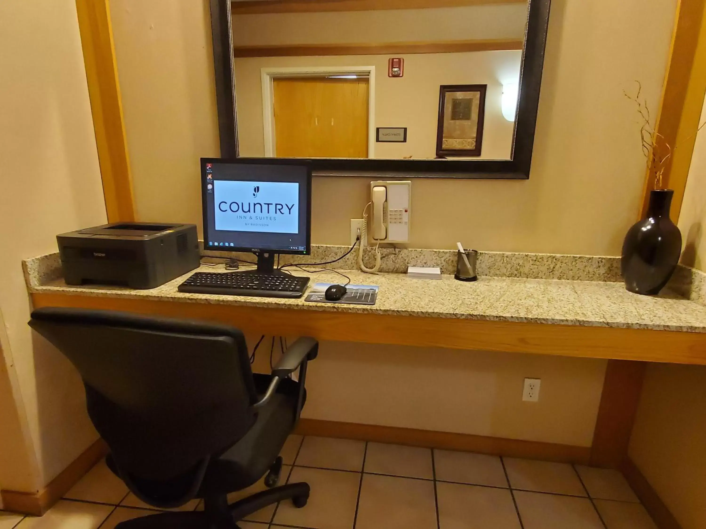 Business facilities in Country Inn & Suites by Radisson, Bend, OR