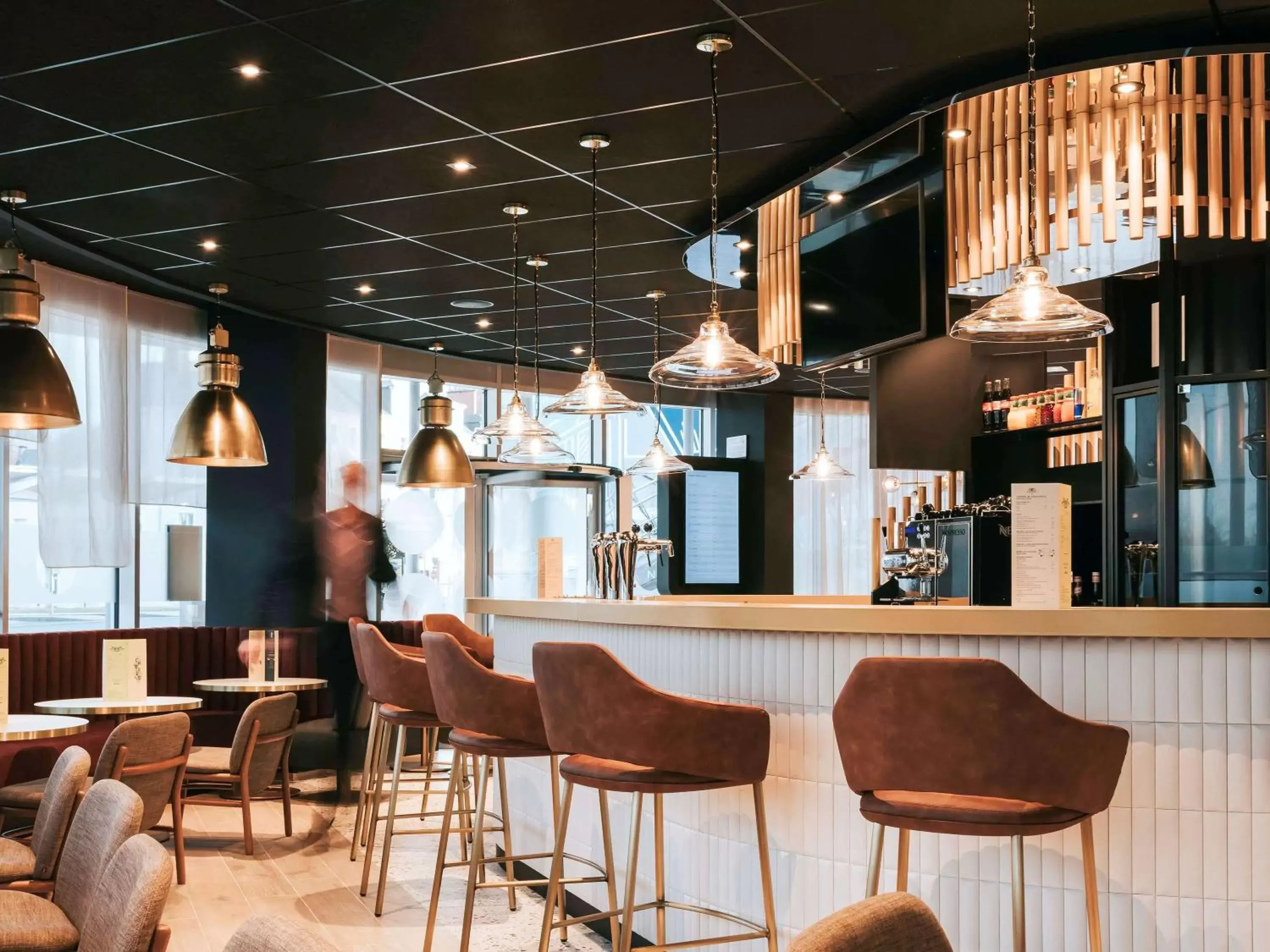 Property building, Lounge/Bar in Novotel Angers Centre Gare