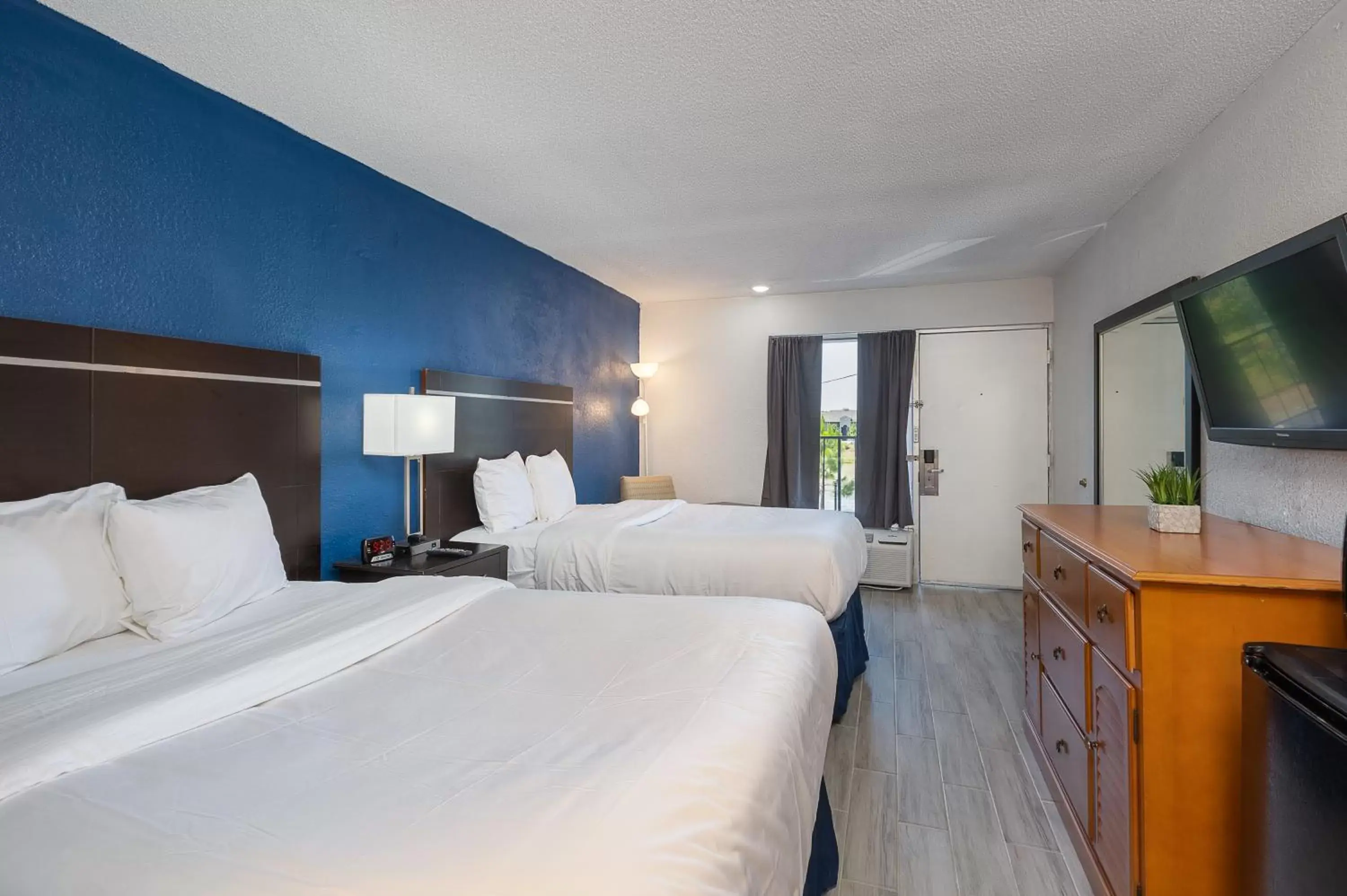 Double Room with Two Double Beds - Non-Smoking in Developer Inn Orlando North, a Baymont by Wyndham Double Room with Two Double Beds - Non-Smoking in Developer Inn Orlando North, a Baymont by Wyndham