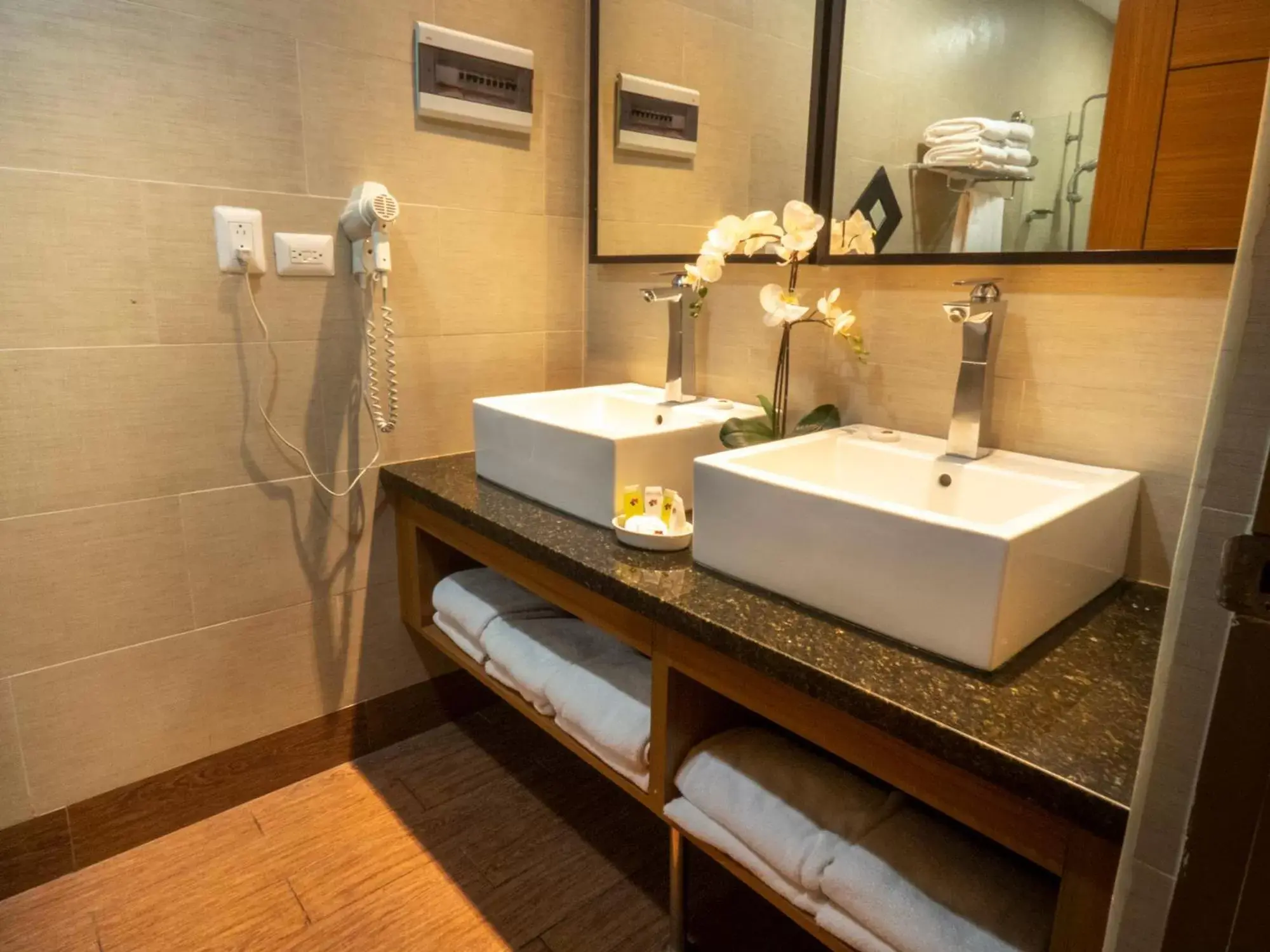 Bathroom in Weston Suites Hotel