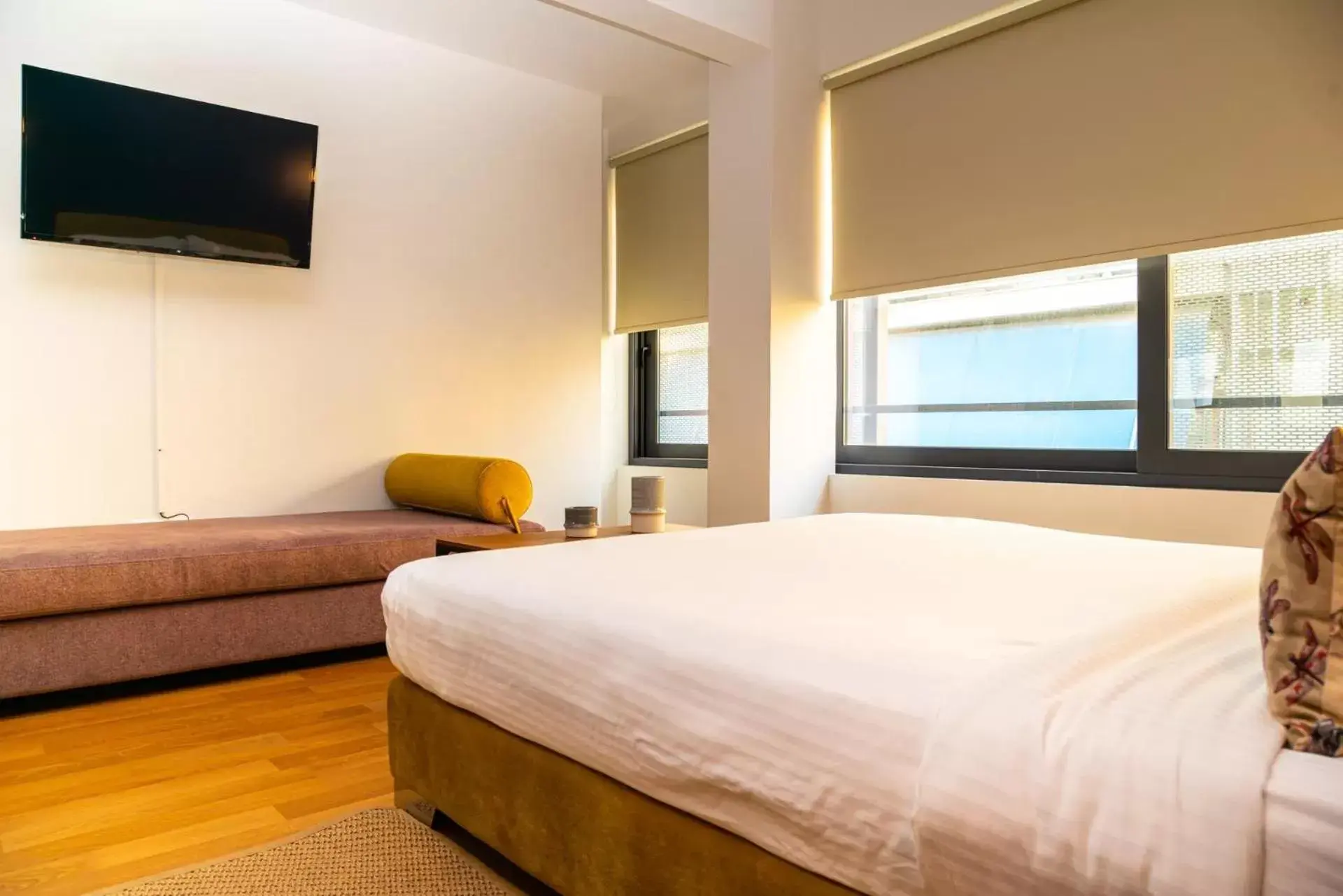 TV and multimedia, Bed in Iasonos Suites Athens