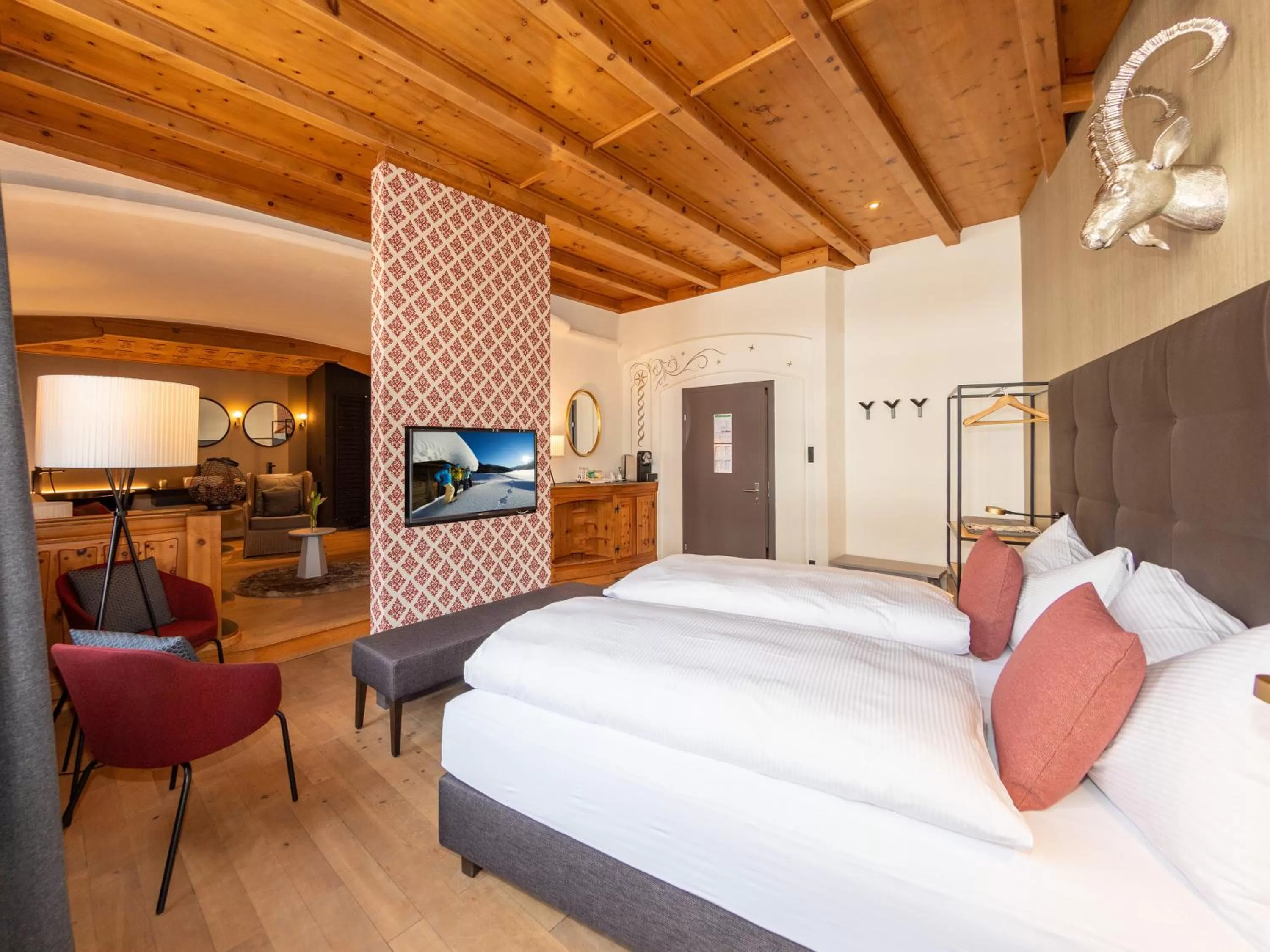 Photo of the whole room, Bed in Hotel Parsenn