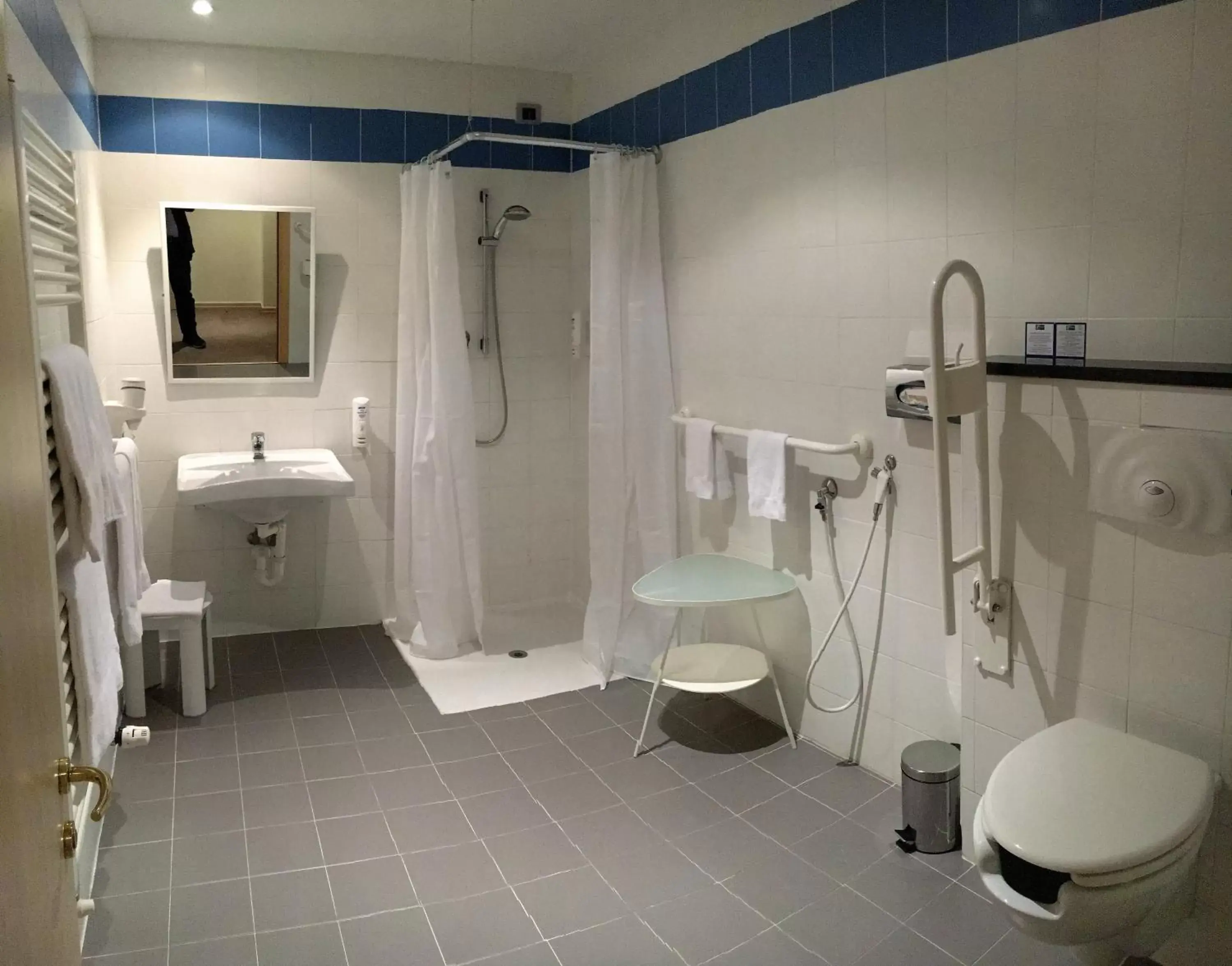 Bathroom in Holiday Inn Express Parma, an IHG Hotel