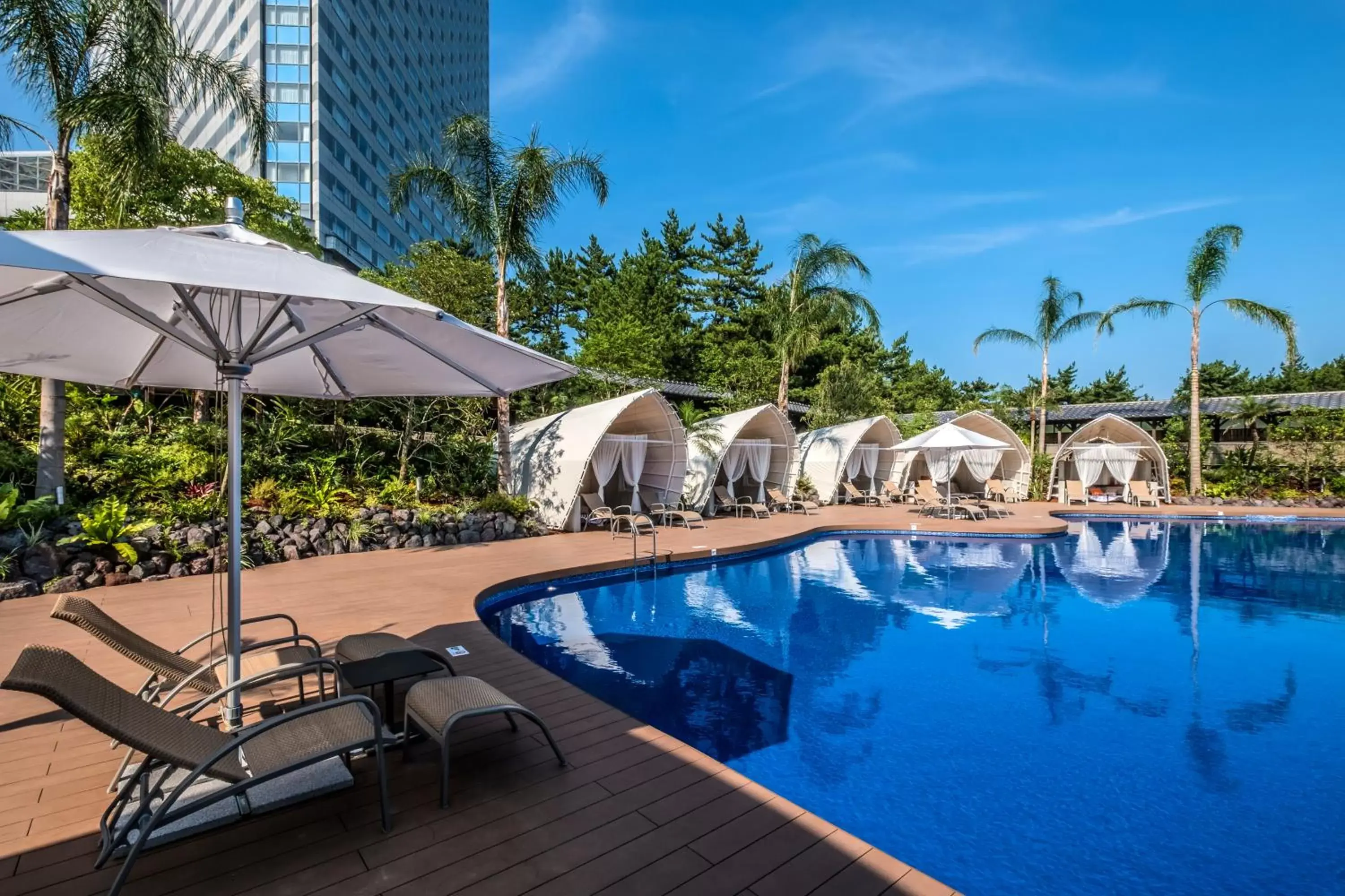 Swimming Pool in Sheraton Grande Ocean Resort