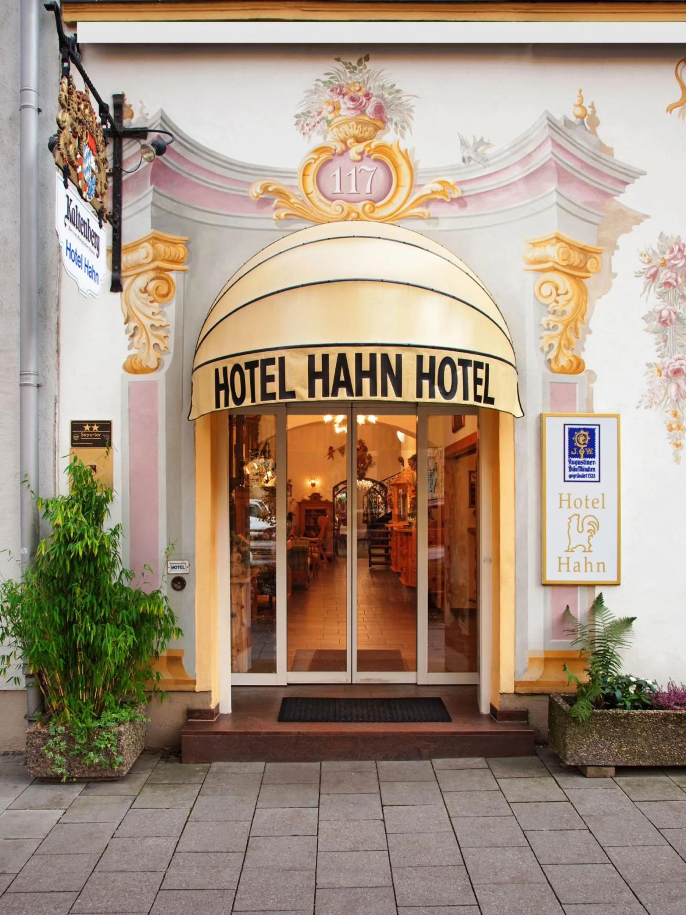 Facade/entrance in Hotel Hahn