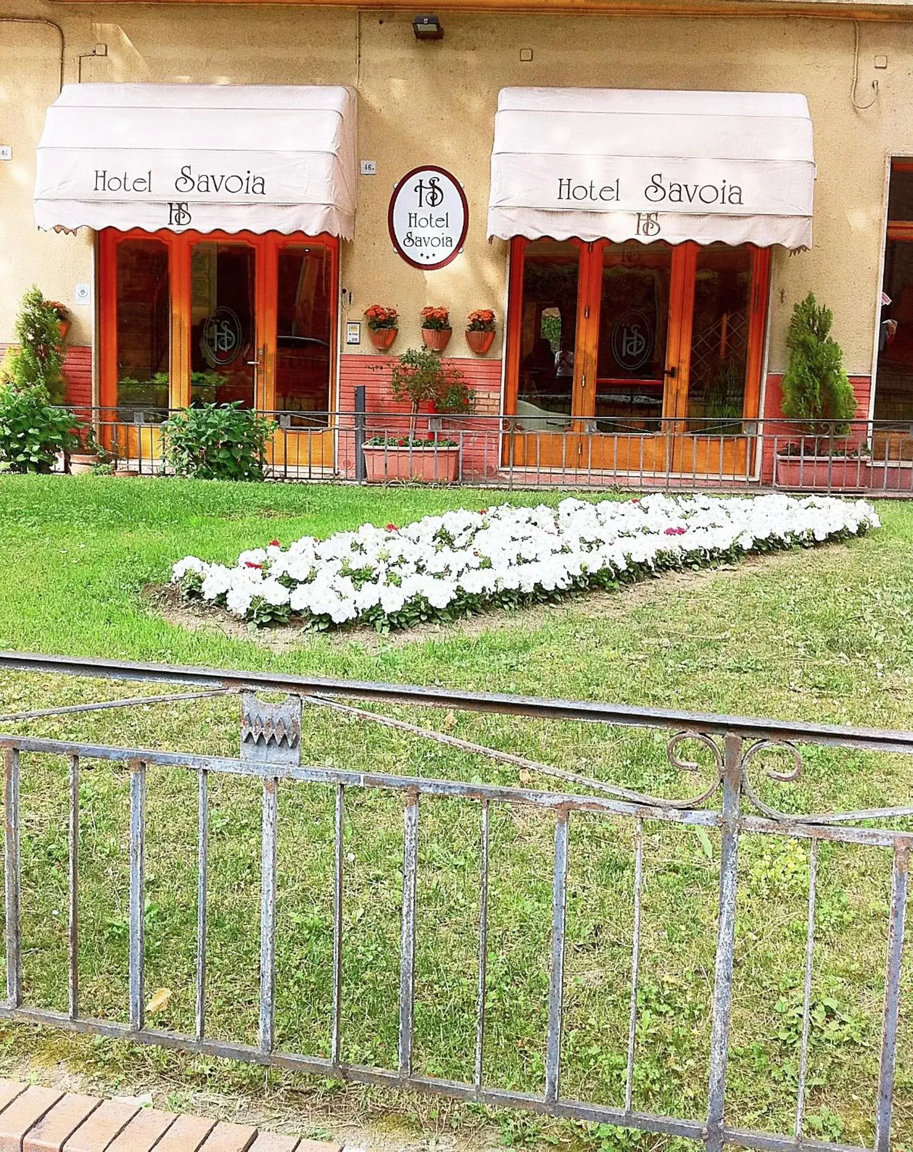 Facade/entrance in Hotel Savoia Sorrento