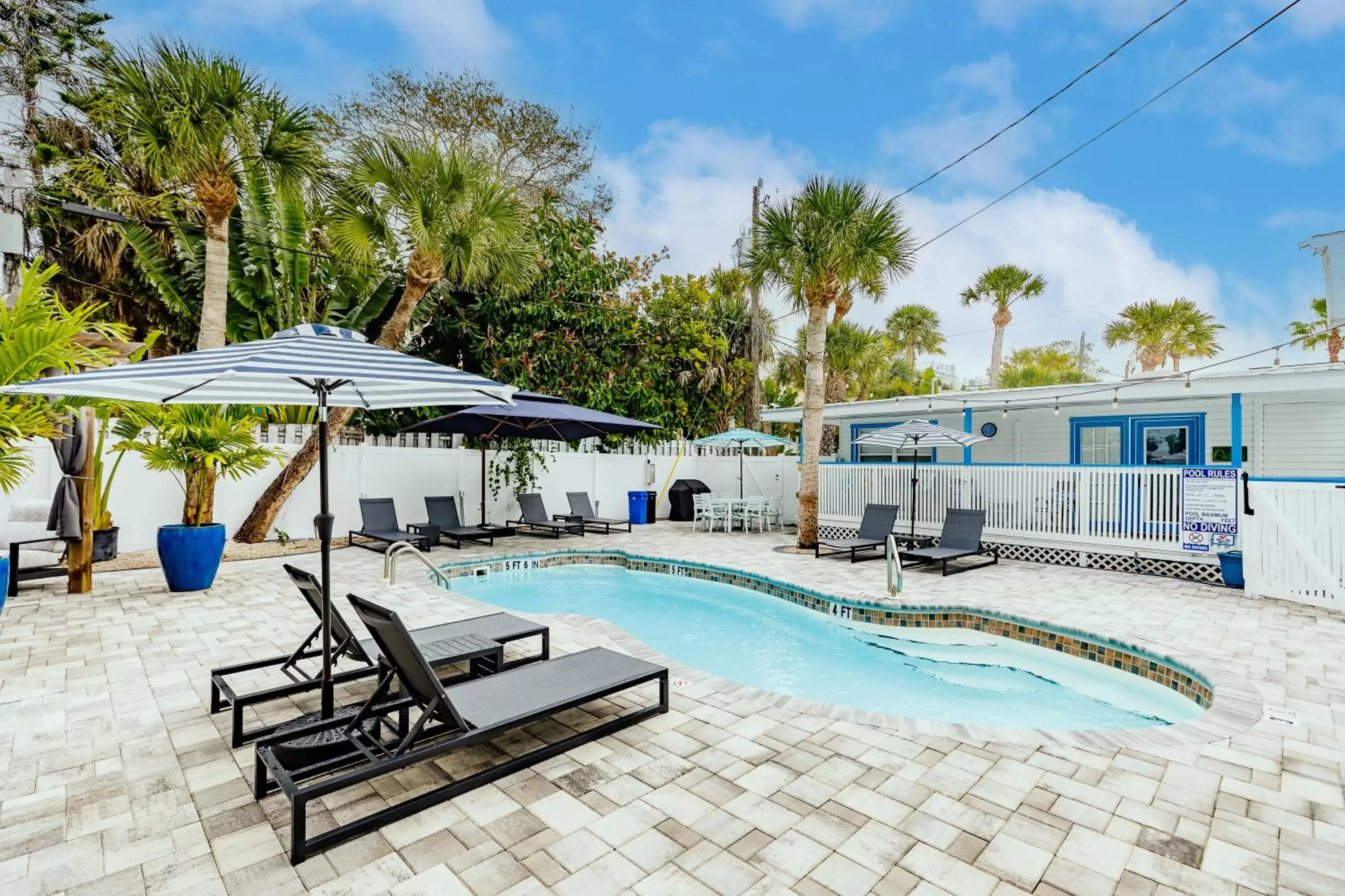 Swimming Pool in The Inn on Siesta Key