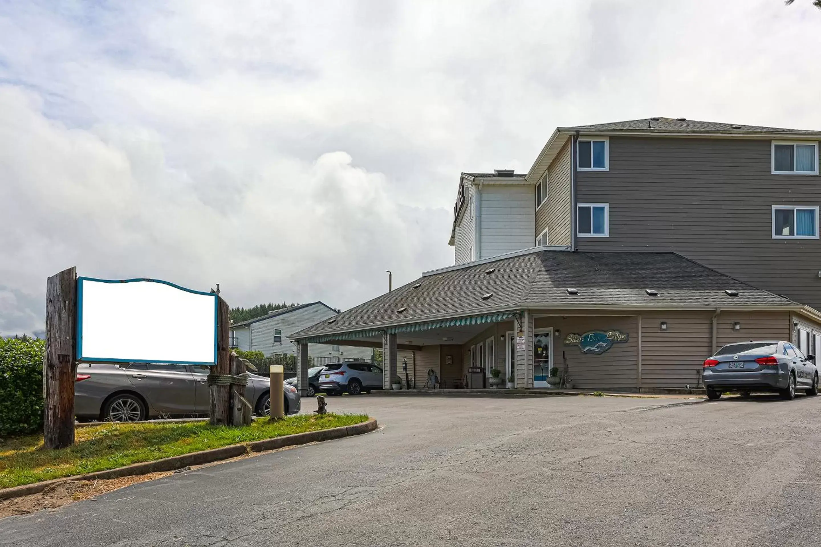 Property Building in Siletz Bay Beachfront Hotel by OYO Lincoln City