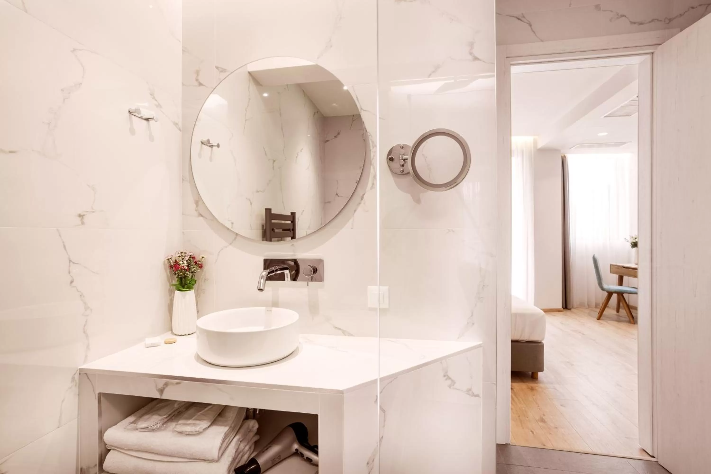 Bathroom in DAYS City Suites Athens