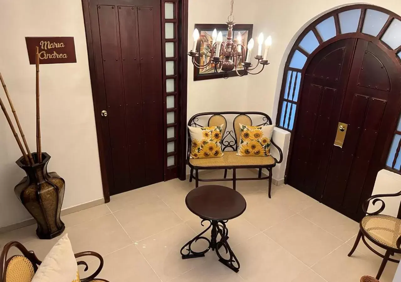 Seating Area in Hotel Dorado Plaza Calle del Arsenal