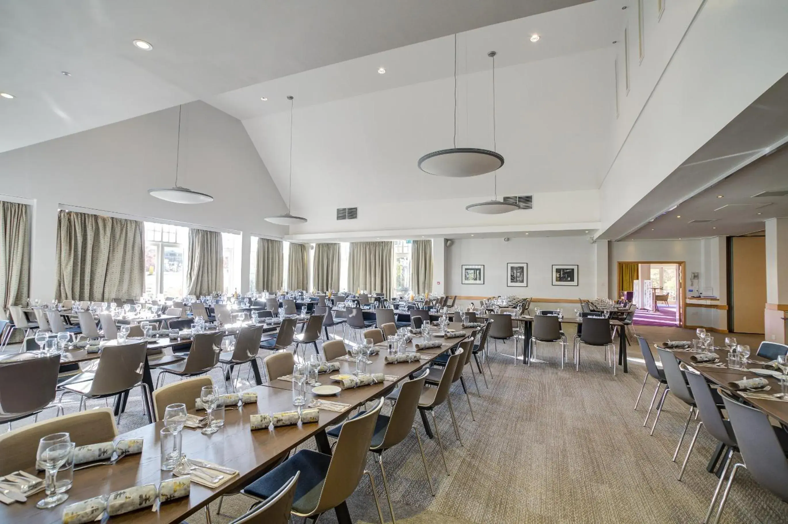 Restaurant/Places to Eat in Warwick Conferences - Scarman
