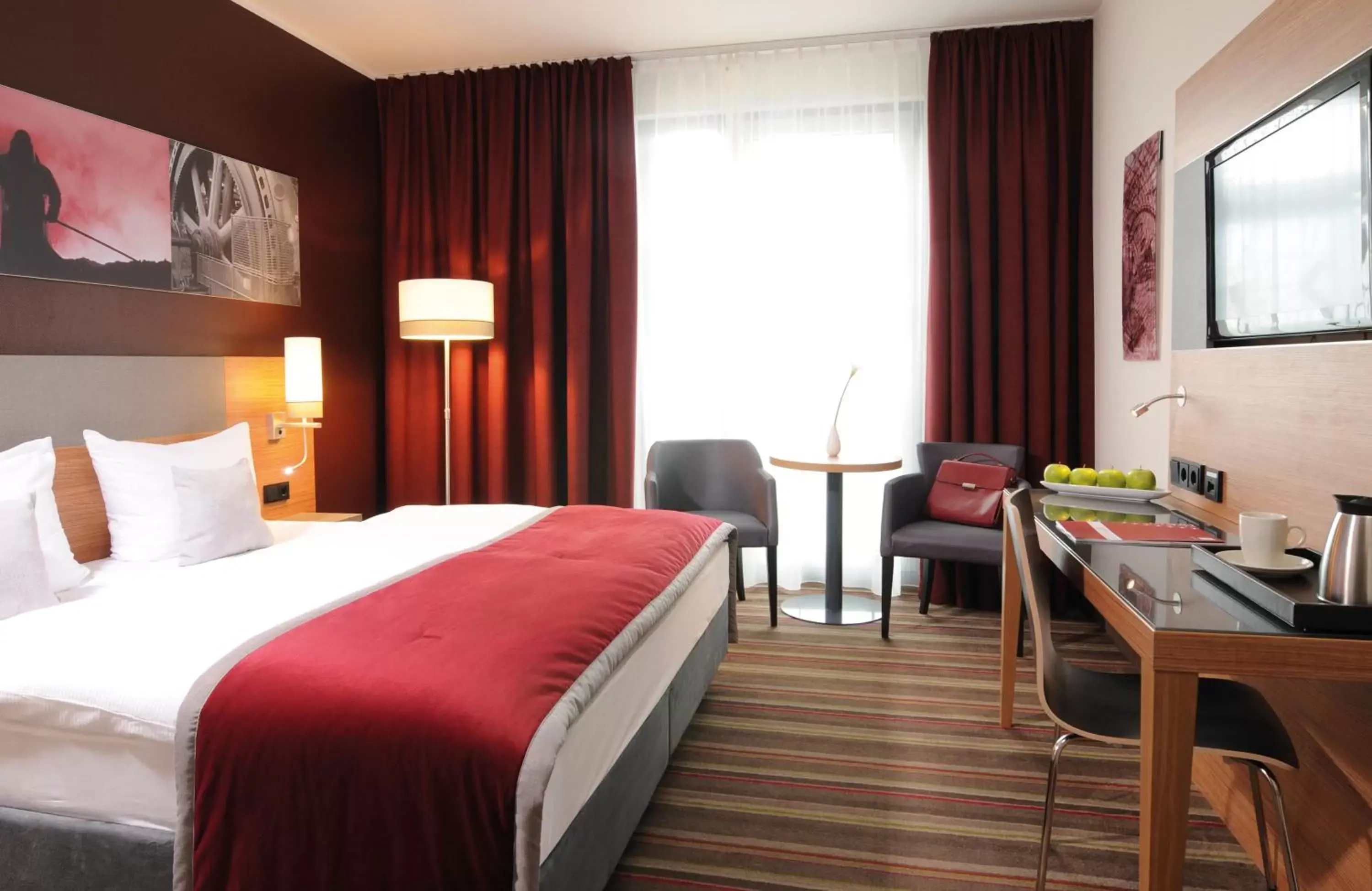 Photo of the whole room, Bed in Leonardo Hotel Völklingen-Saarbrücken