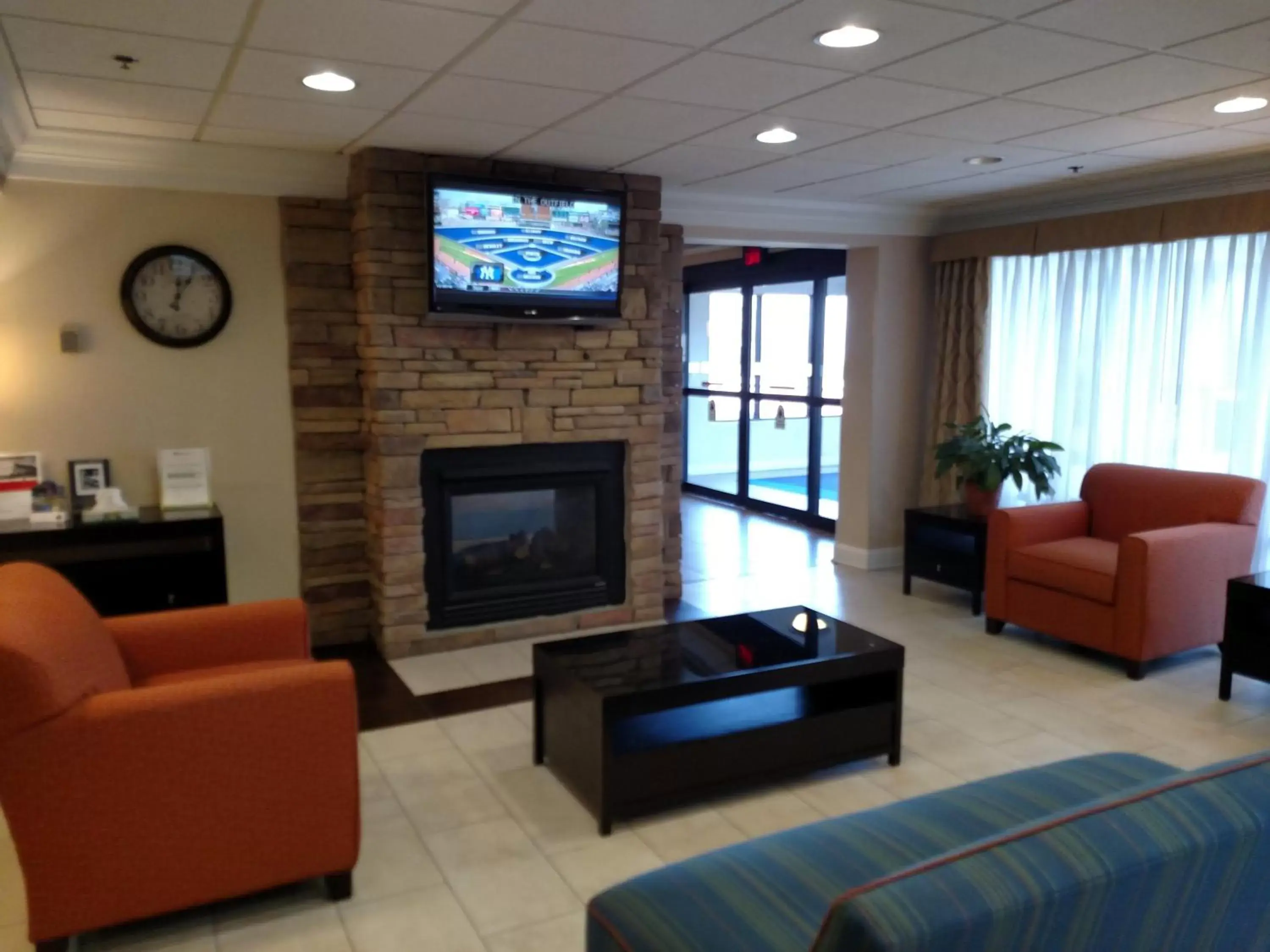 Property building, TV/Entertainment Center in Holiday Inn Express Wilkes Barre East, an IHG Hotel