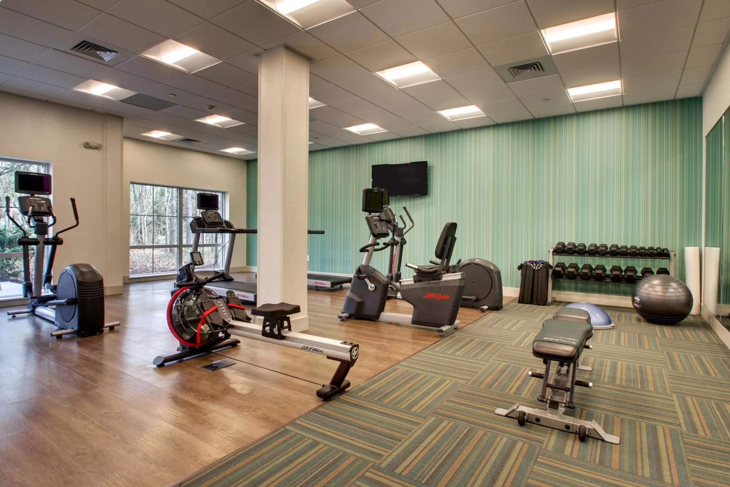 Fitness centre/facilities in Holiday Inn Express & Suites Charleston NE Mt Pleasant US17 by IHG