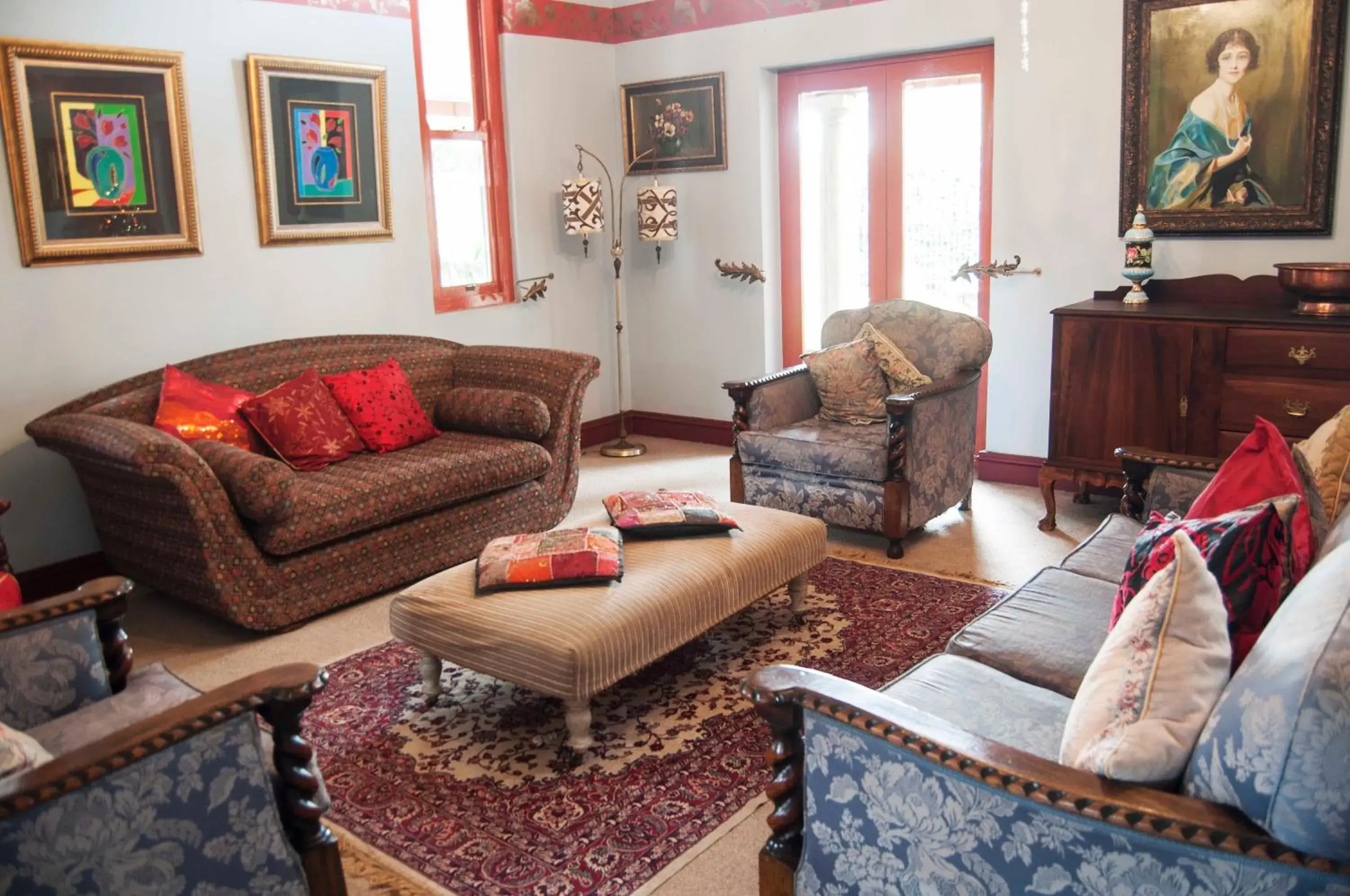 Communal lounge/ TV room, Seating Area in Brooklyn Guesthouses