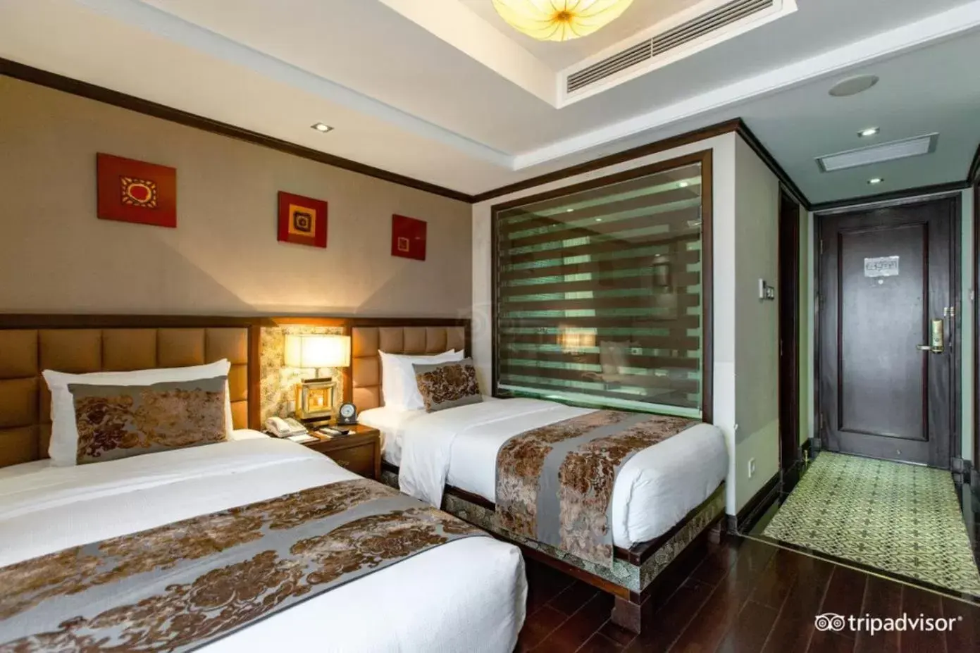 Photo of the whole room, Bed in Golden Lotus Luxury Hotel
