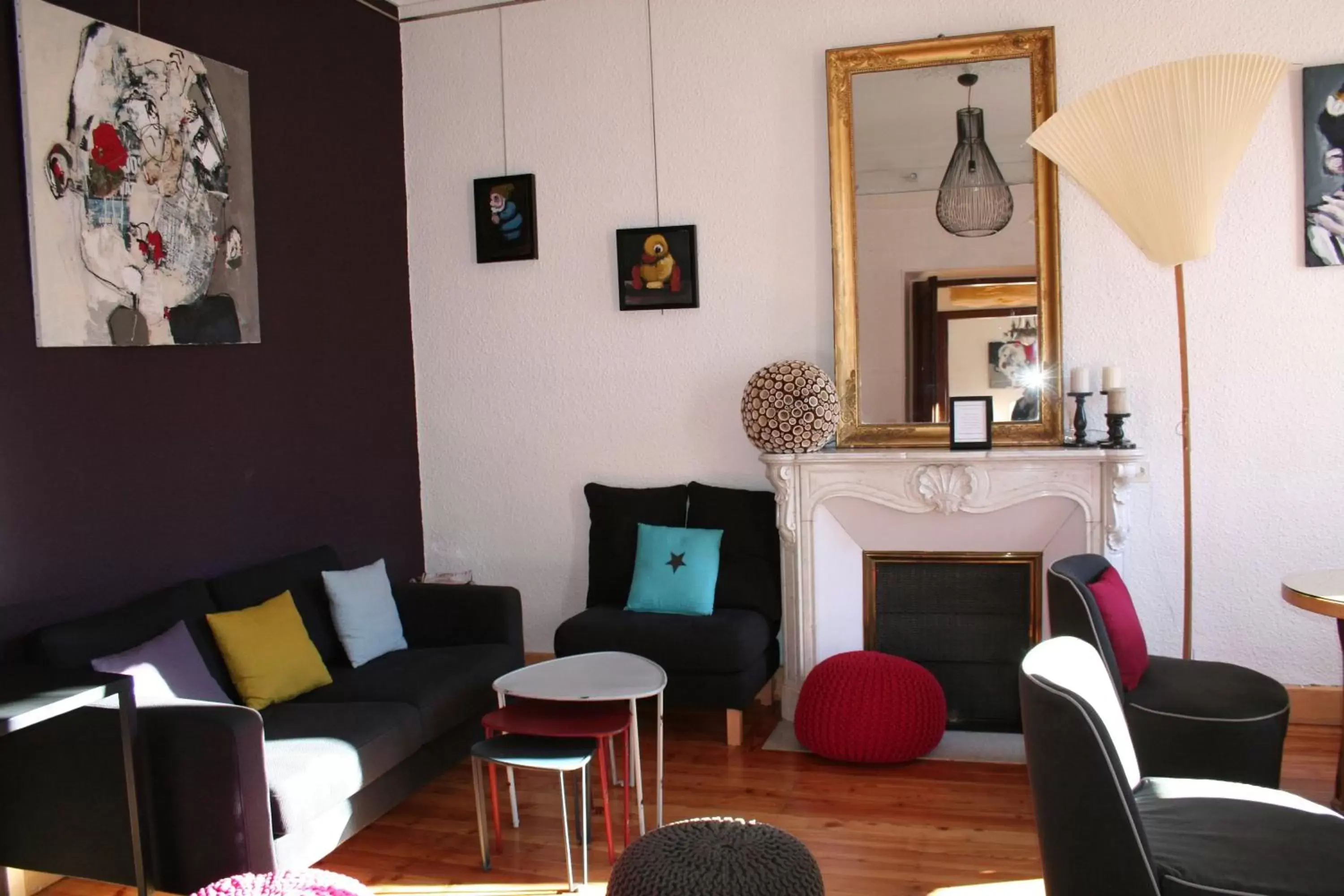 Communal lounge/ TV room, Seating Area in Hotel Spa Azteca Barcelonnette