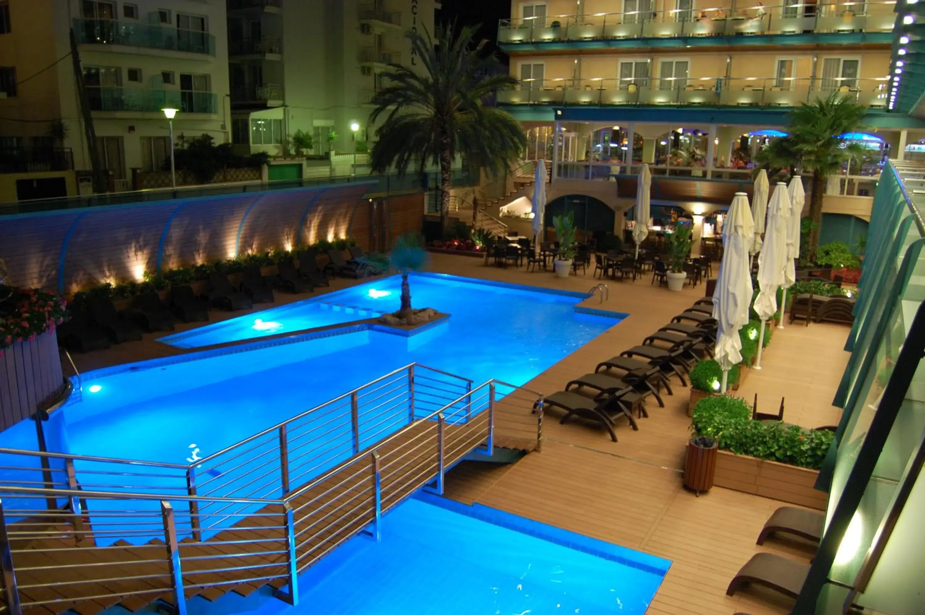 Swimming Pool in Hotel Kaktus Playa