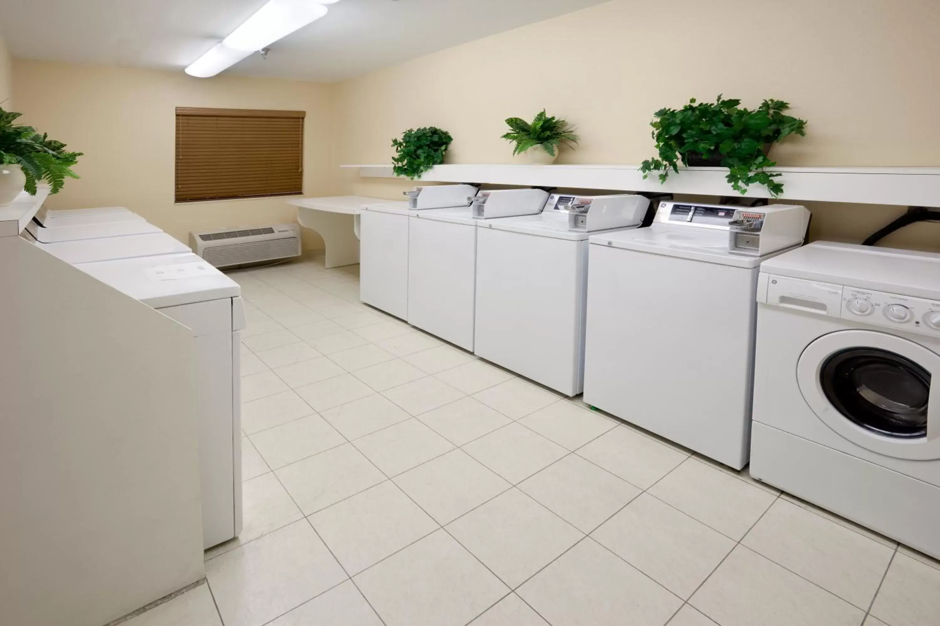 Other, Kitchen/Kitchenette in Candlewood Suites Corpus Christi-SPID, an IHG Hotel