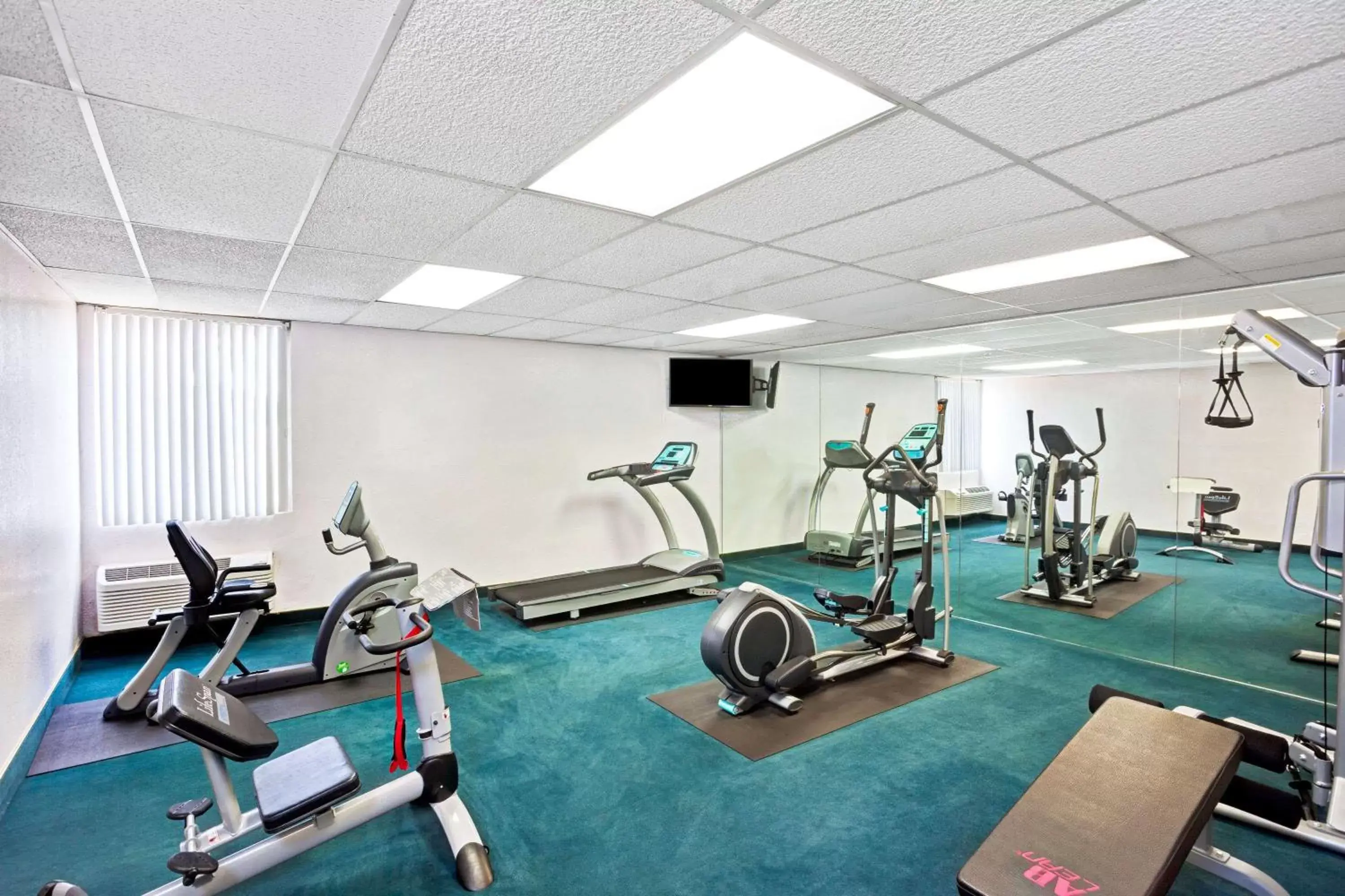 Fitness centre/facilities, Fitness Center/Facilities in Days Inn & Suites by Wyndham Fullerton