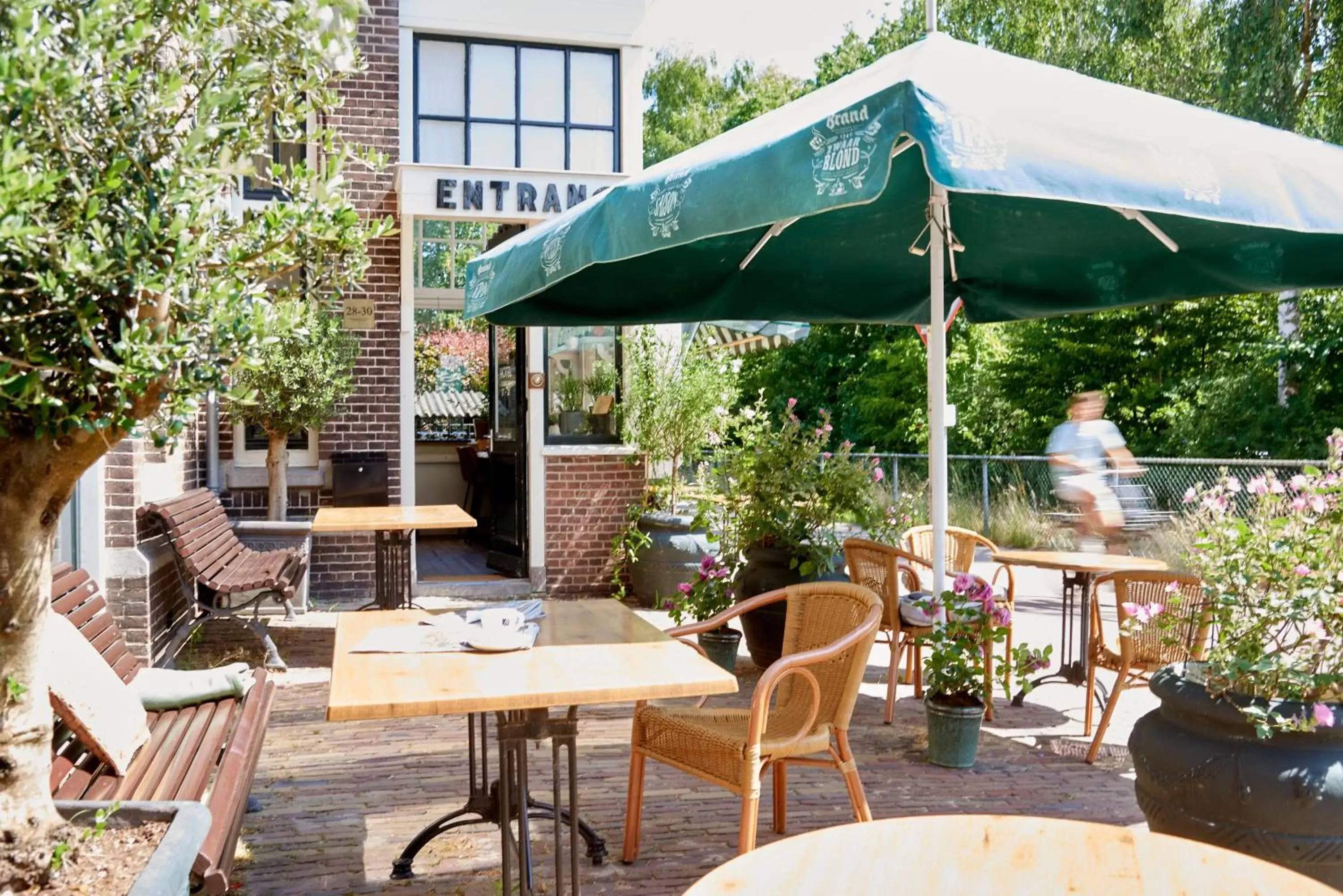 Patio, Restaurant/Places to Eat in Hotel Station Amstelveen