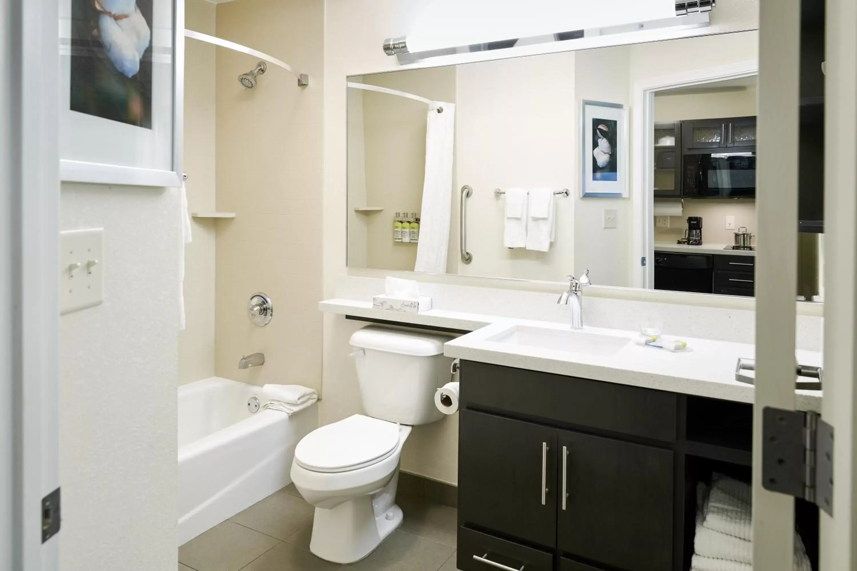 Bathroom in Sonesta Simply Suites Detroit Ann Arbor