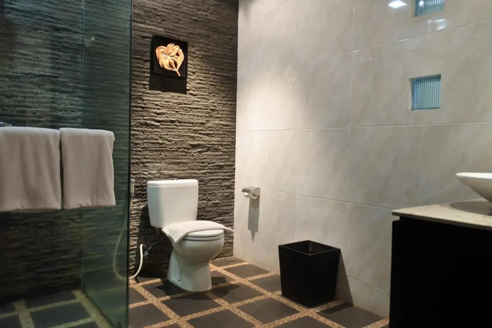 Bathroom in Puteri Gunung Hotel