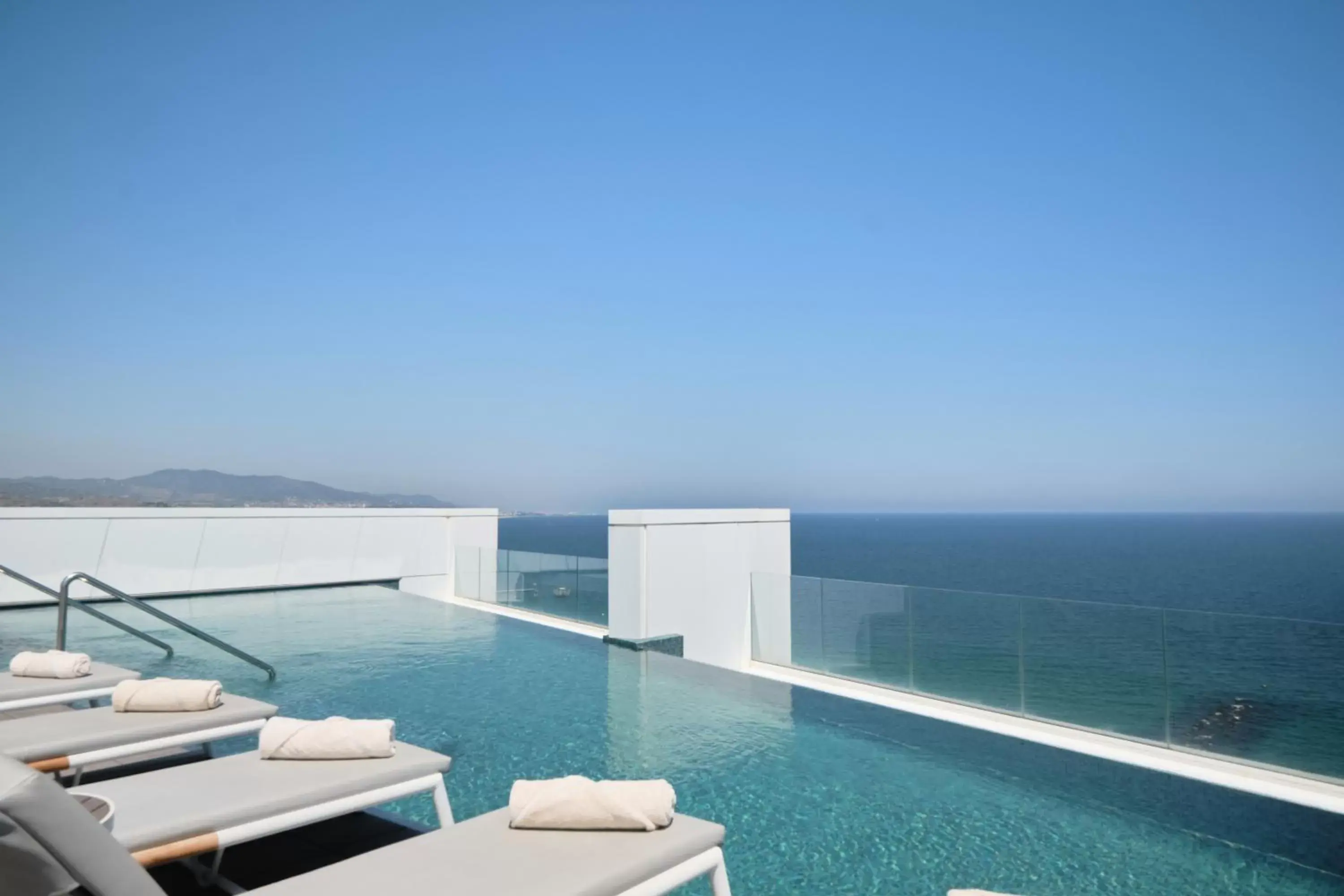 Pool view, Swimming Pool in Hotel Marina Badalona