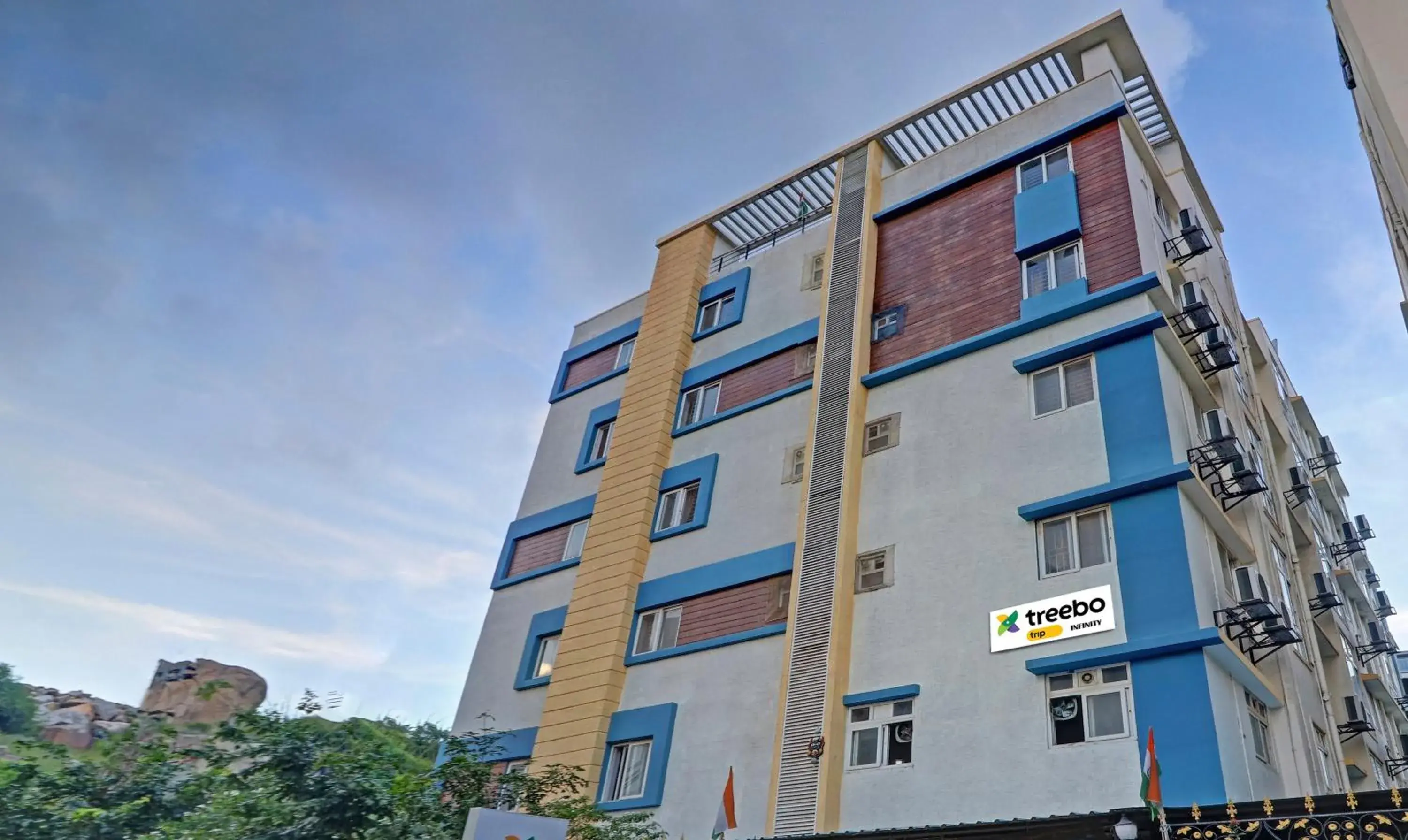 Property Building in OYO 10595 Hotel Mirras