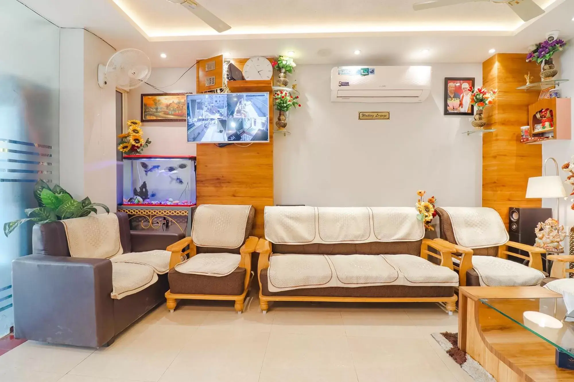 Lobby or reception in FabHotel Holiday Grand Lobby or reception in FabHotel Holiday Grand