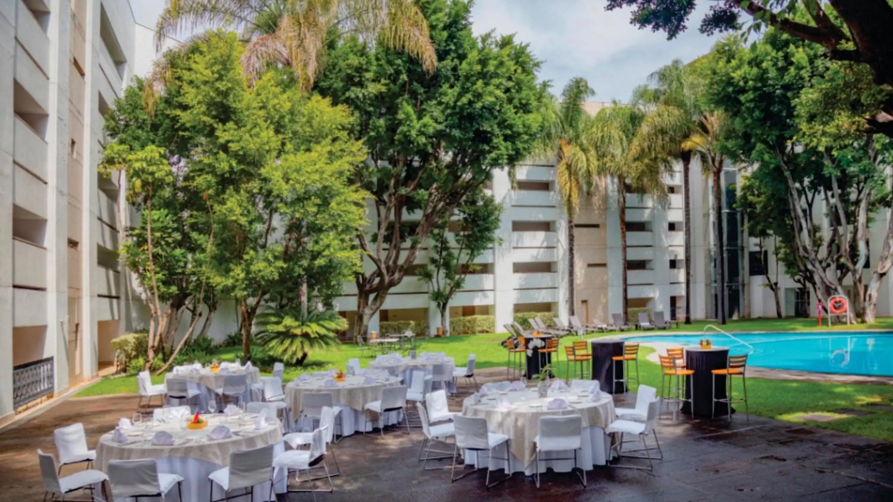 Meeting/conference room, Swimming Pool in Presidente Intercontinental Puebla, an IHG Hotel