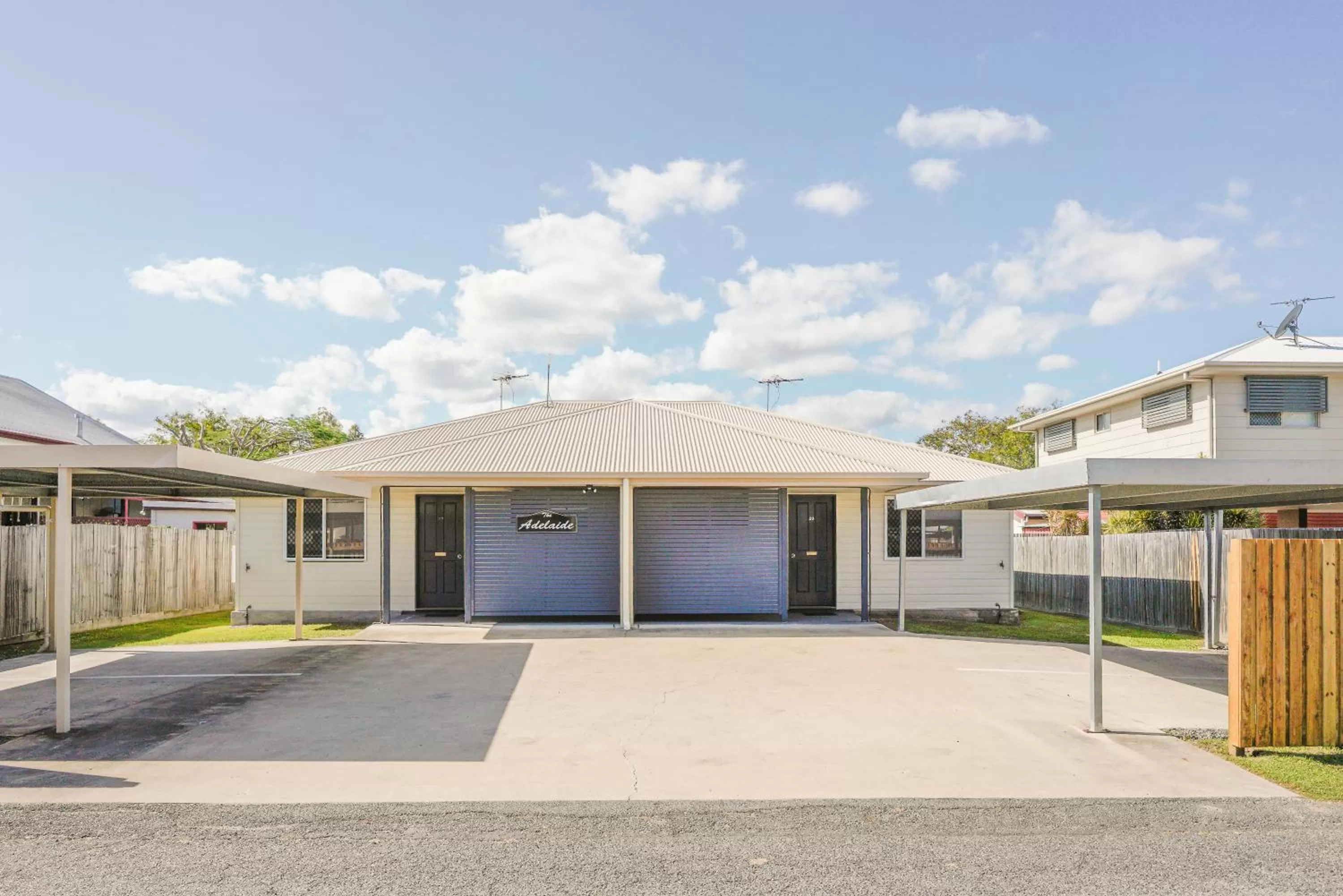 Property building in Rockhampton Serviced Apartments