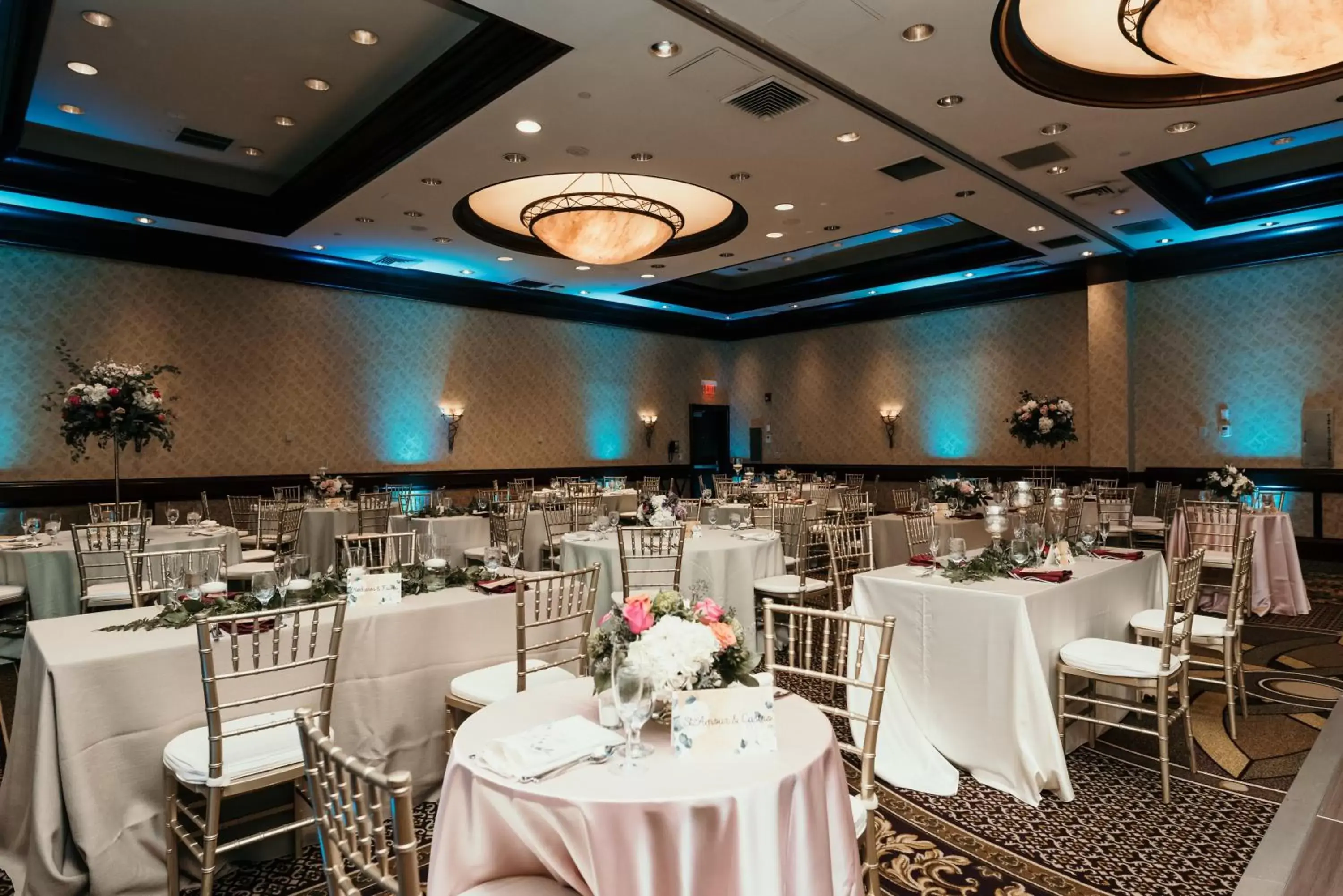 Banquet/Function facilities, Restaurant/Places to Eat in Crowne Plaza Providence-Warwick (Airport), an IHG Hotel
