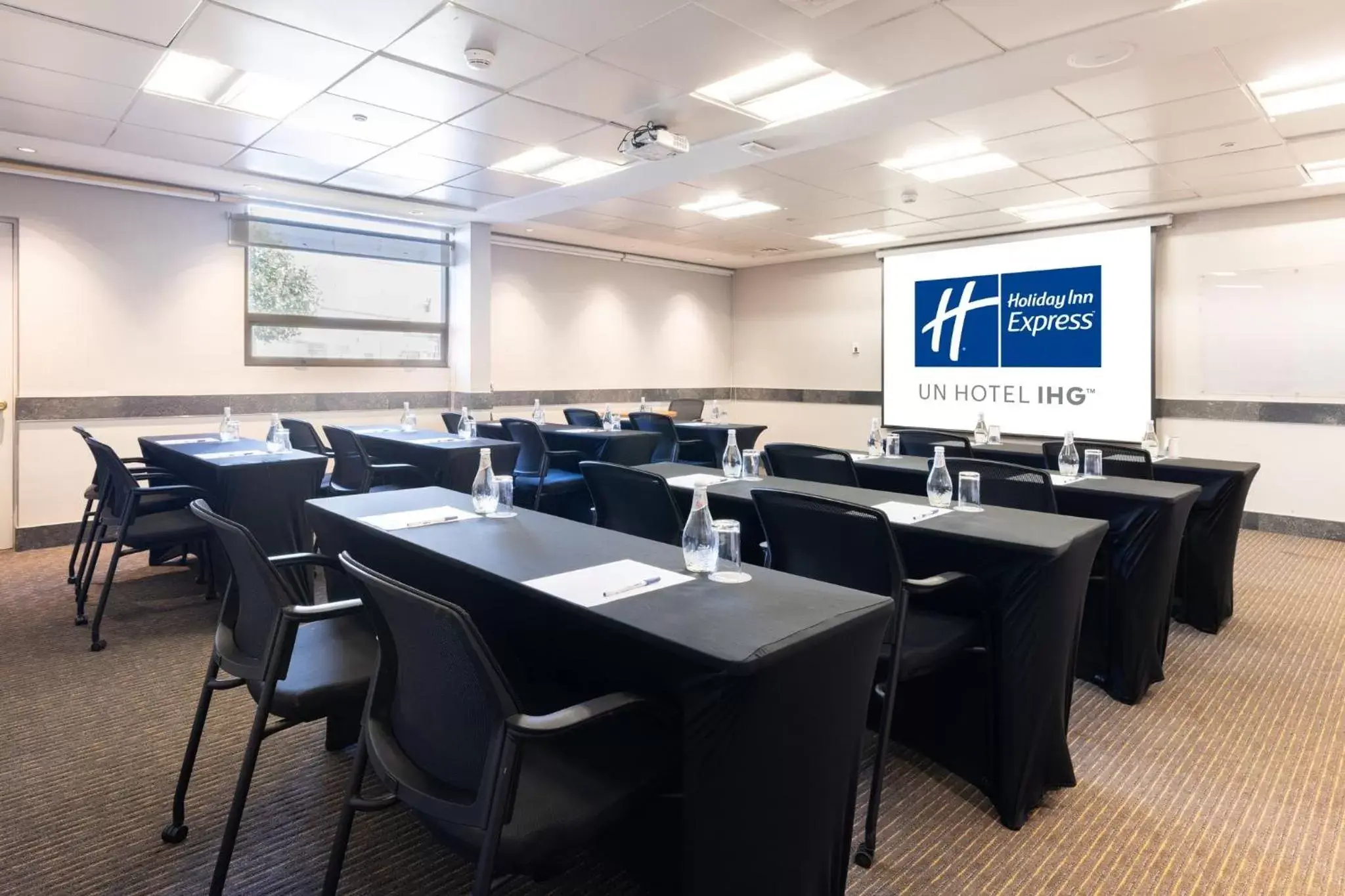 Meeting/conference room in Holiday Inn Express - Concepcion, an IHG Hotel