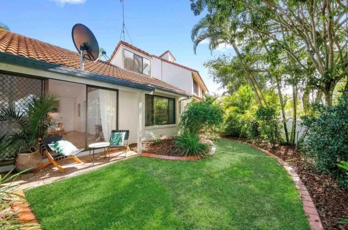 Garden, Property Building in Nautilus Noosa Holiday Resort