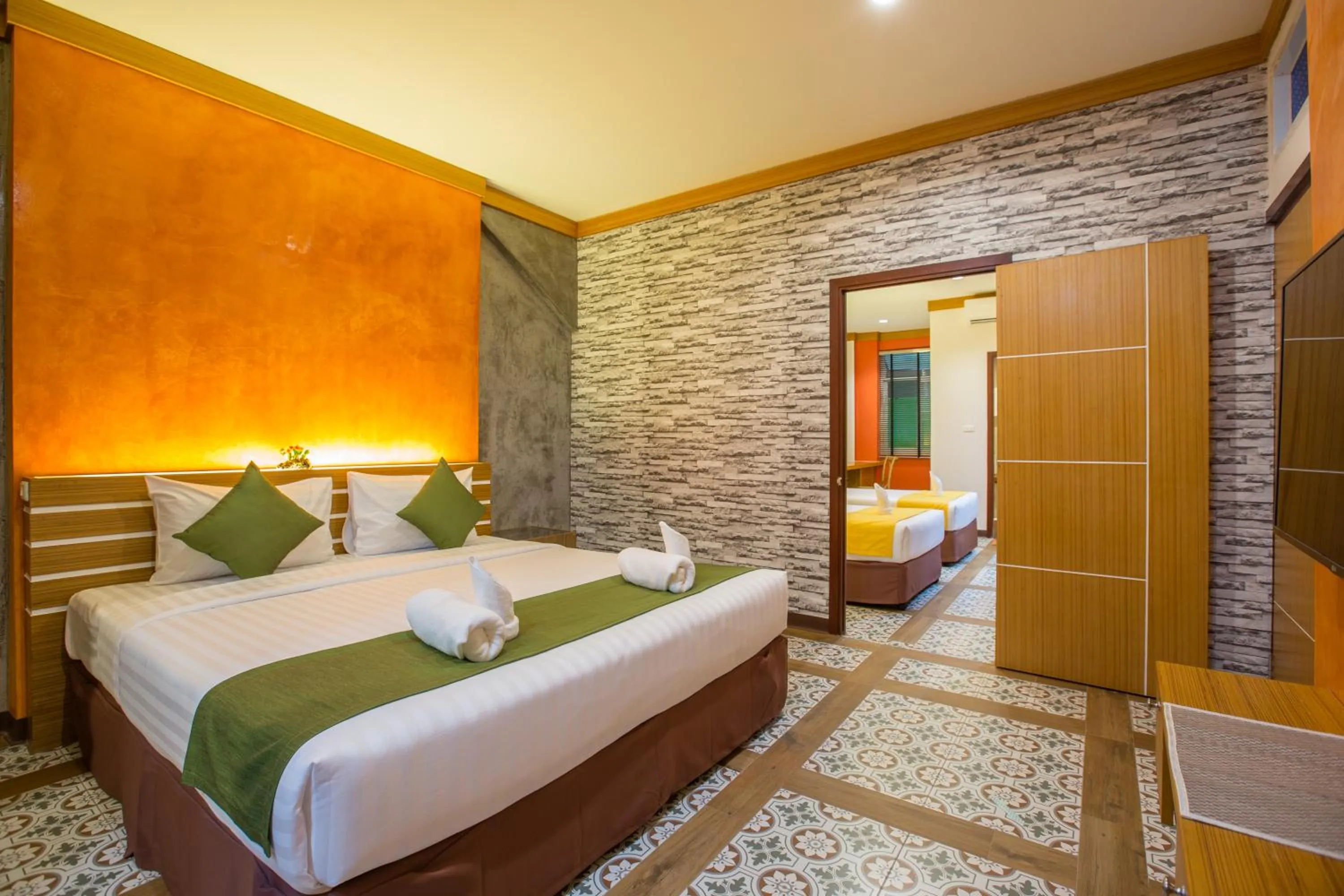 Photo of the whole room, Bed in Tee Pak Dee Resident Phuket