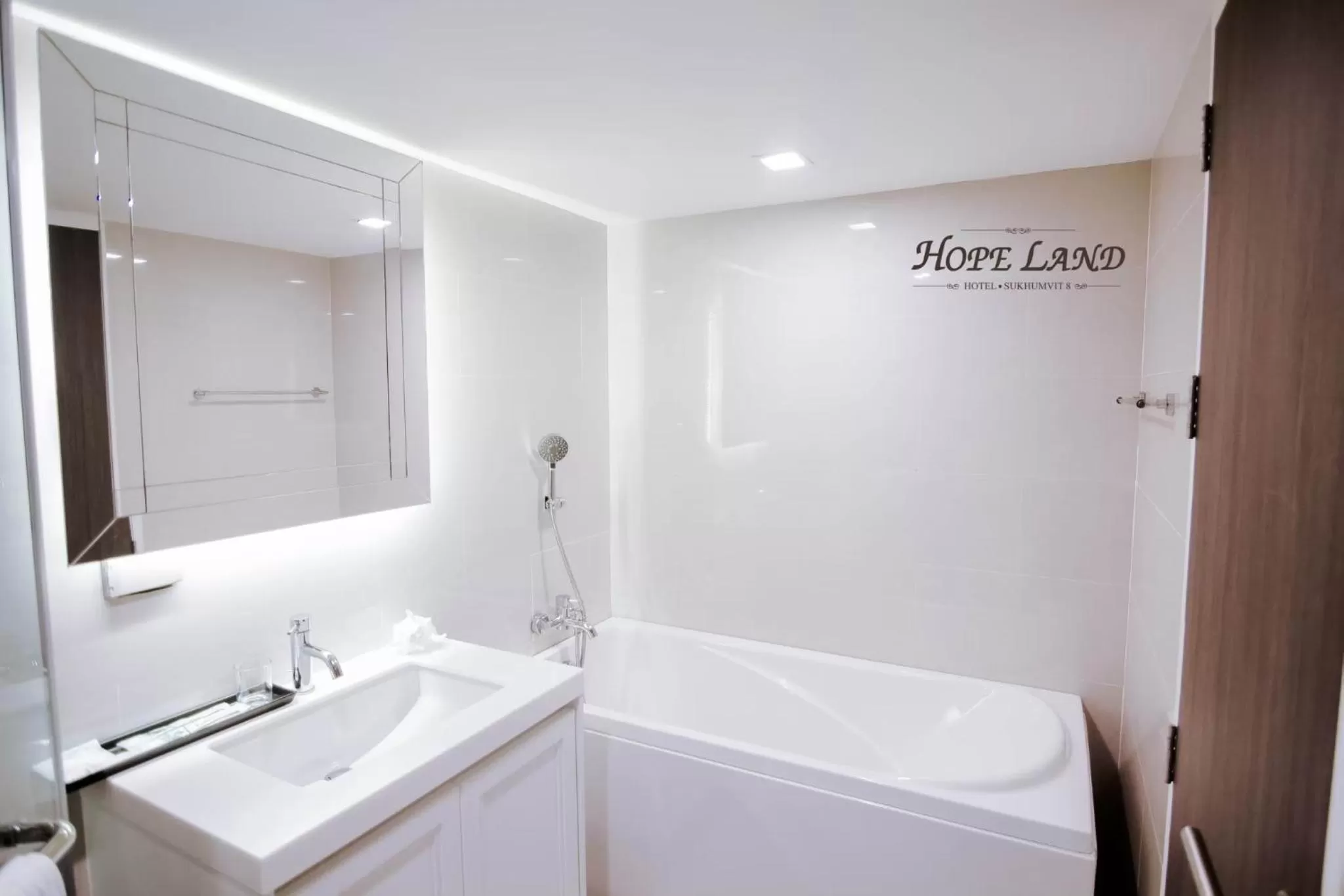 Bed in Hope Land Hotel Sukhumvit 8