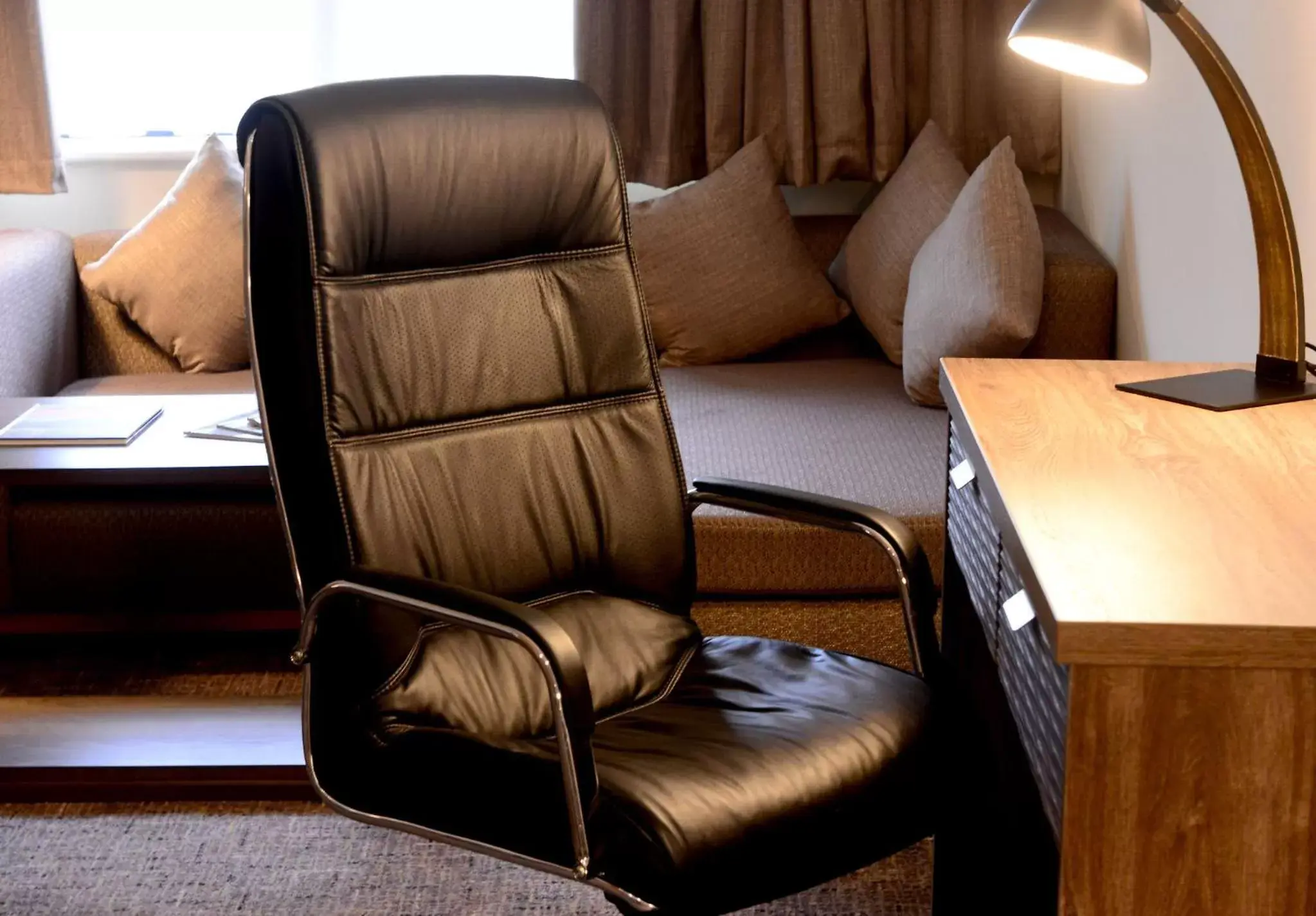 Bedroom, Seating Area in Holiday Inn Telford Ironbridge, an IHG Hotel