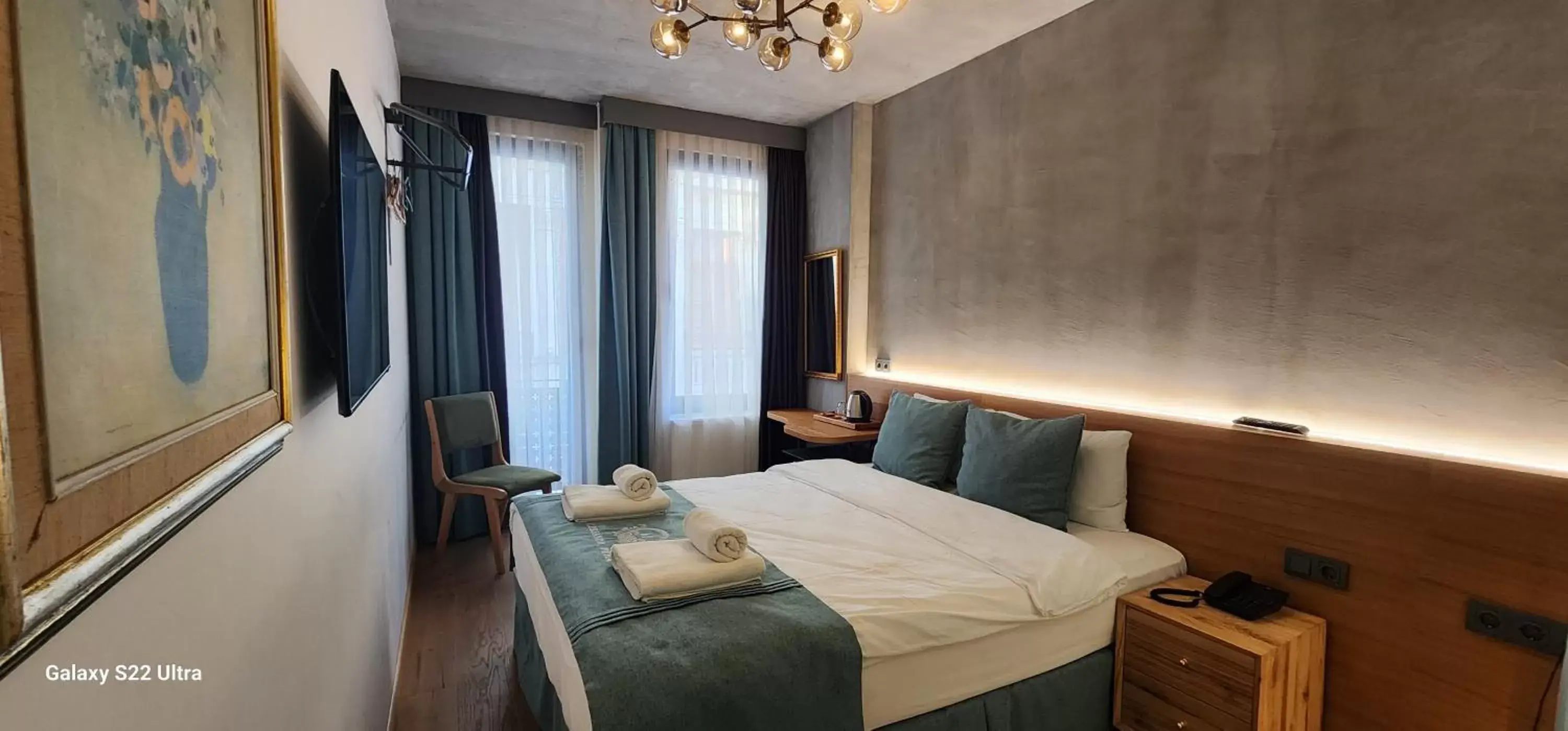 Bed, Seating Area in Aleksandr Pera Hotel