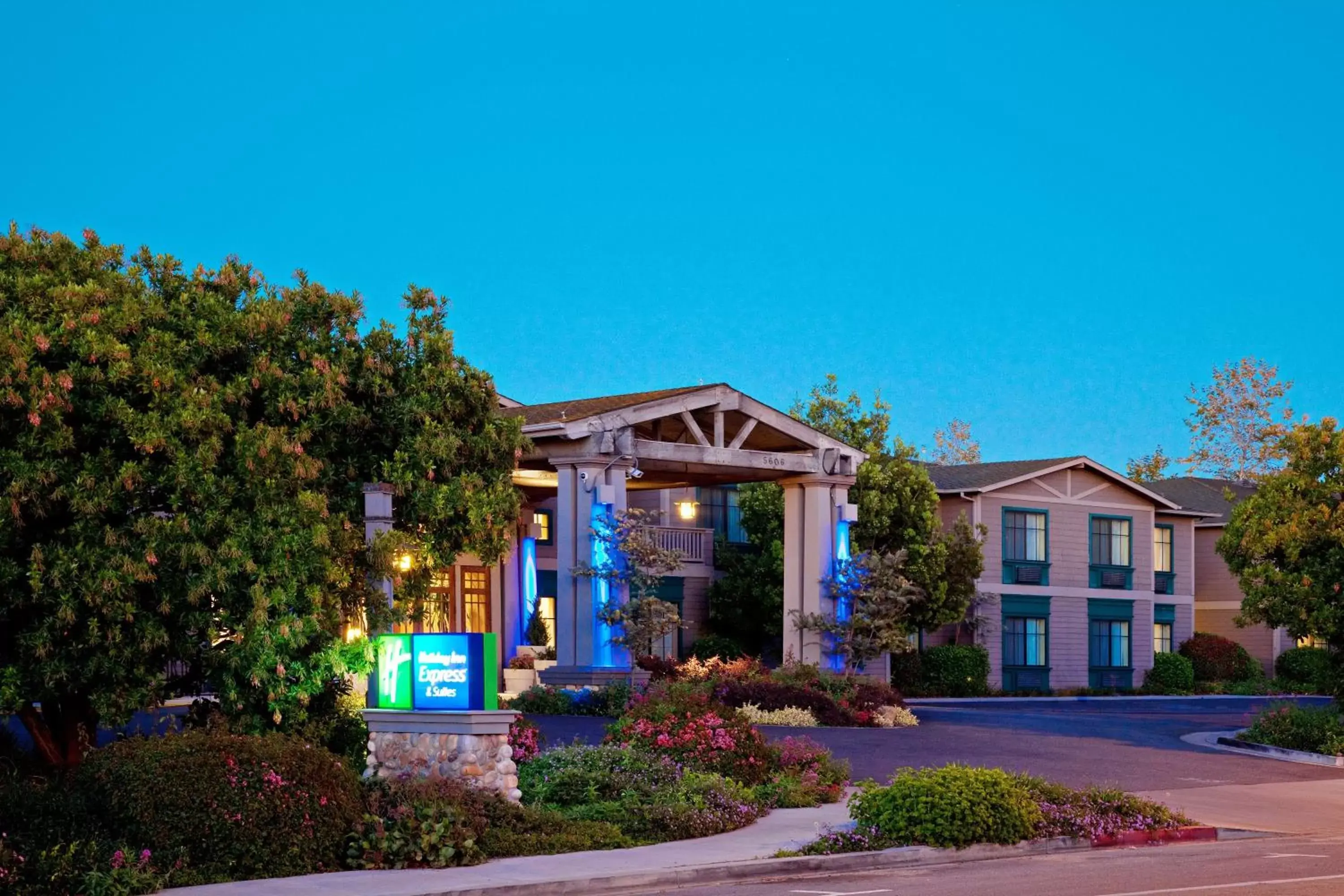 Property Building in Holiday Inn Express & Suites Carpinteria, an IHG Hotel