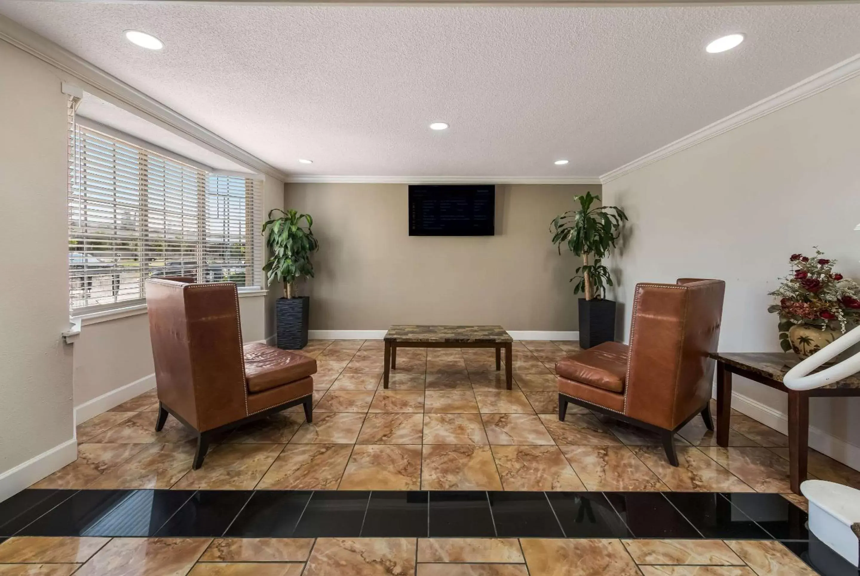 Lobby or reception, Seating Area in Quality Inn Airport