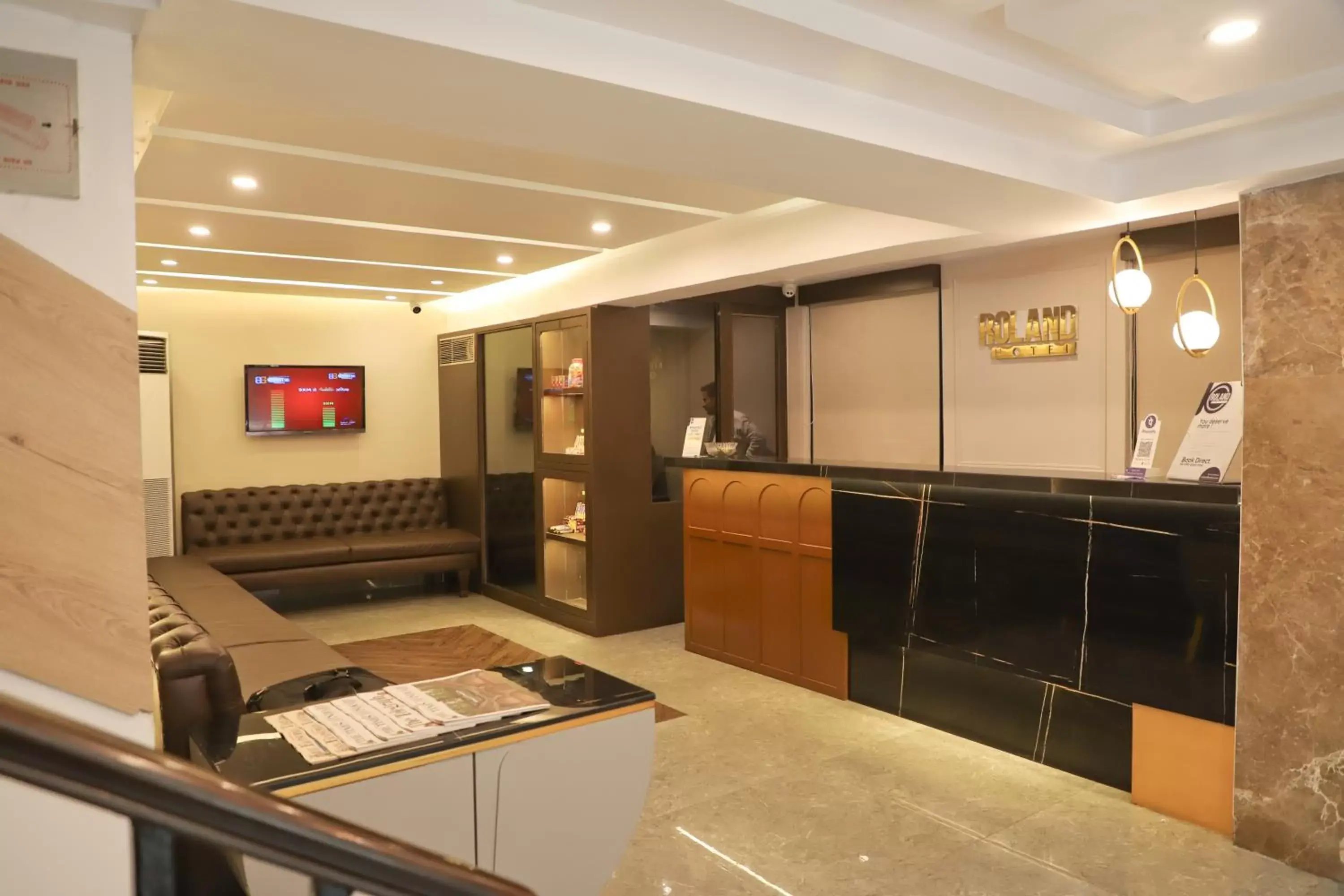 Property building, Lobby/Reception in Roland Hotel