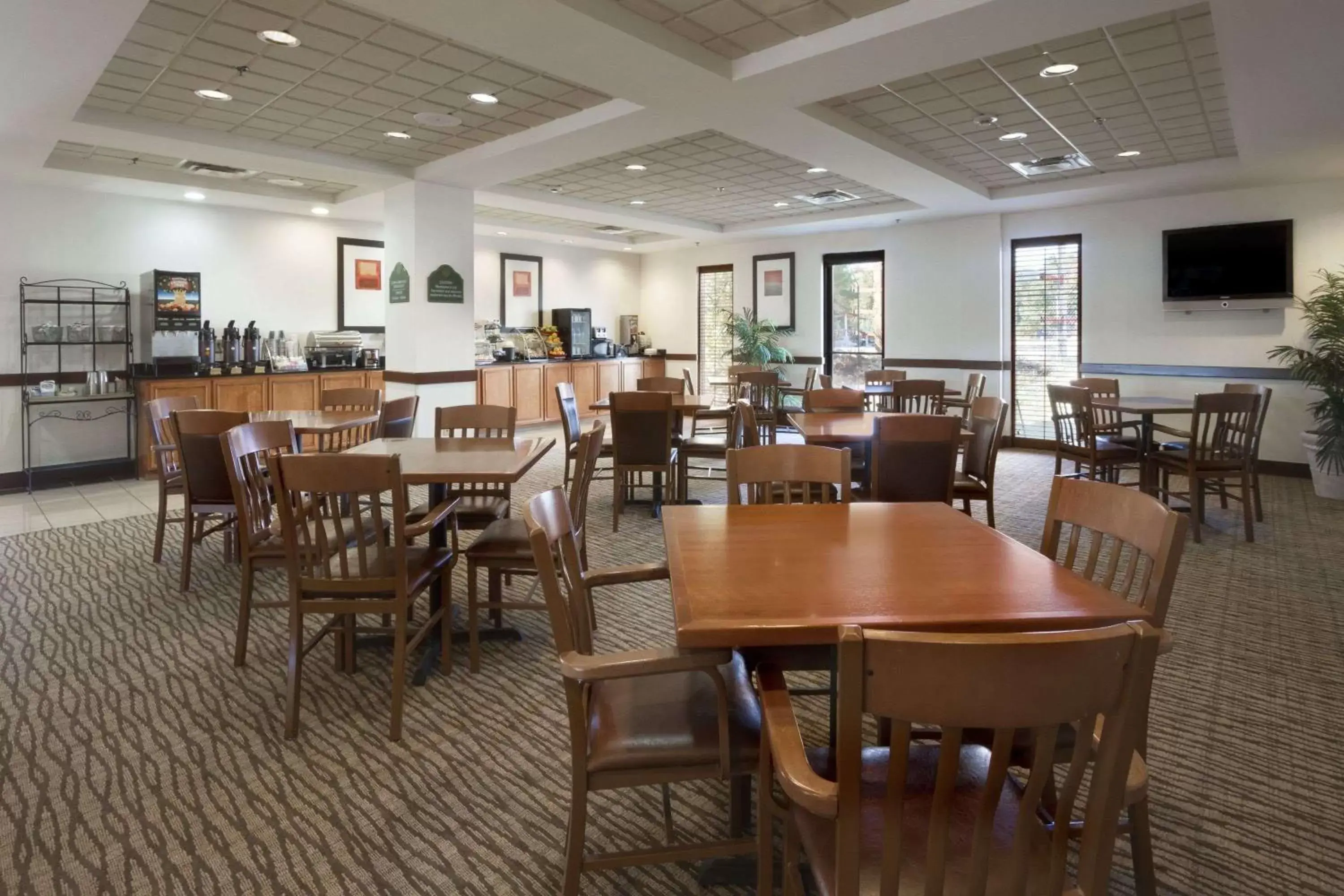 Restaurant/Places to Eat in Wingate by Wyndham Augusta