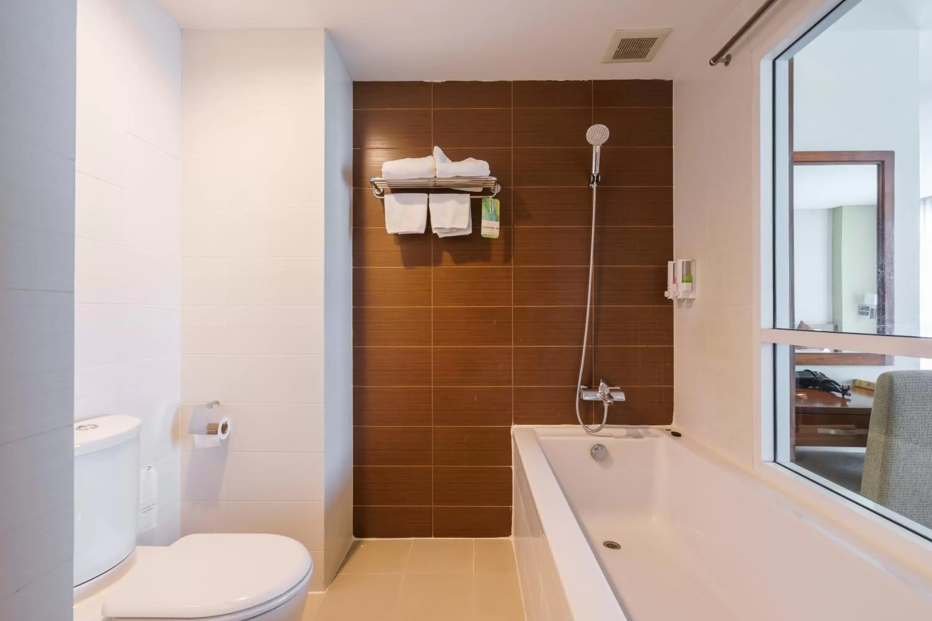 Shower, Bathroom in Lantana Resort Hotel Bangkok