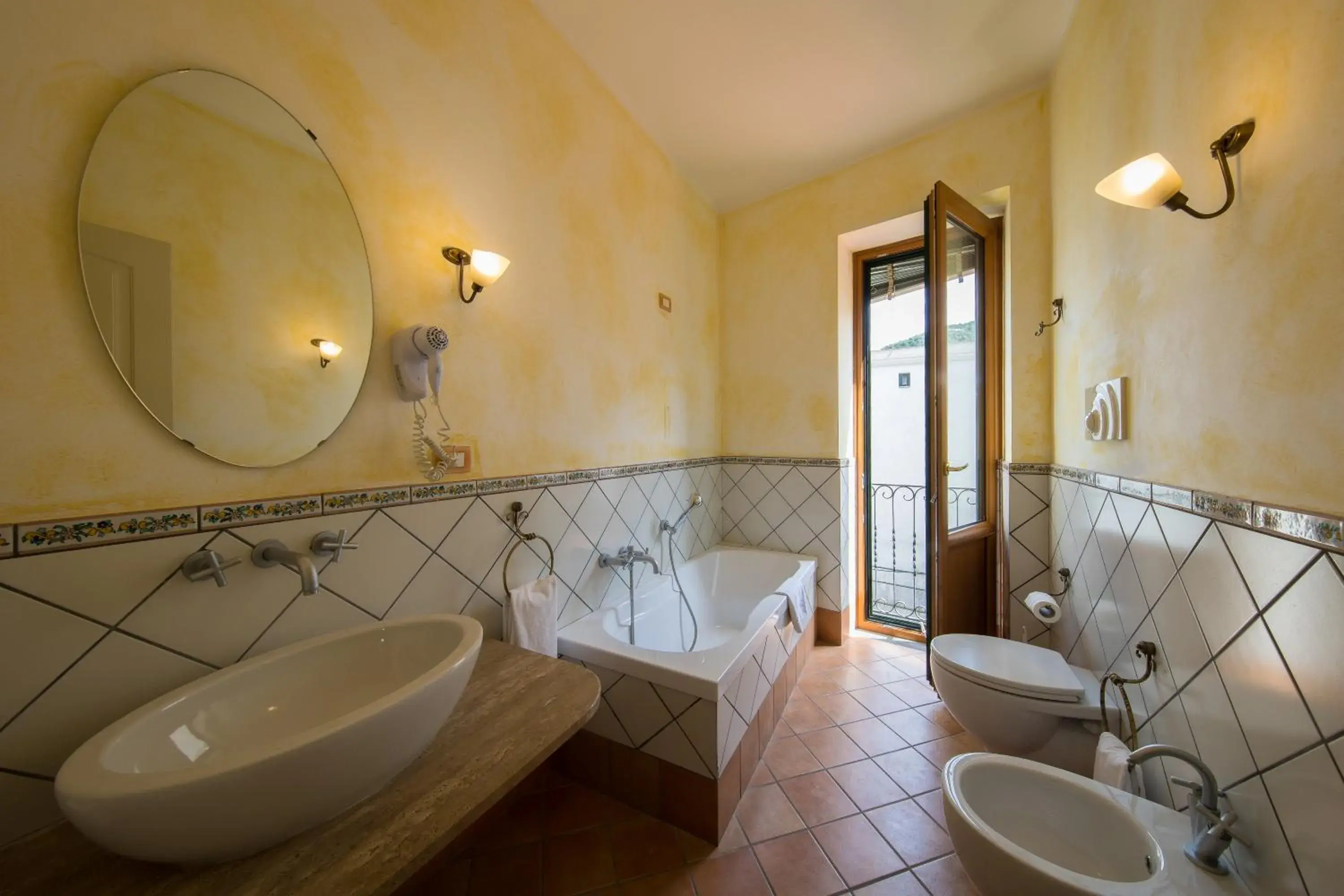 Bathroom in Hotel Scapolatiello