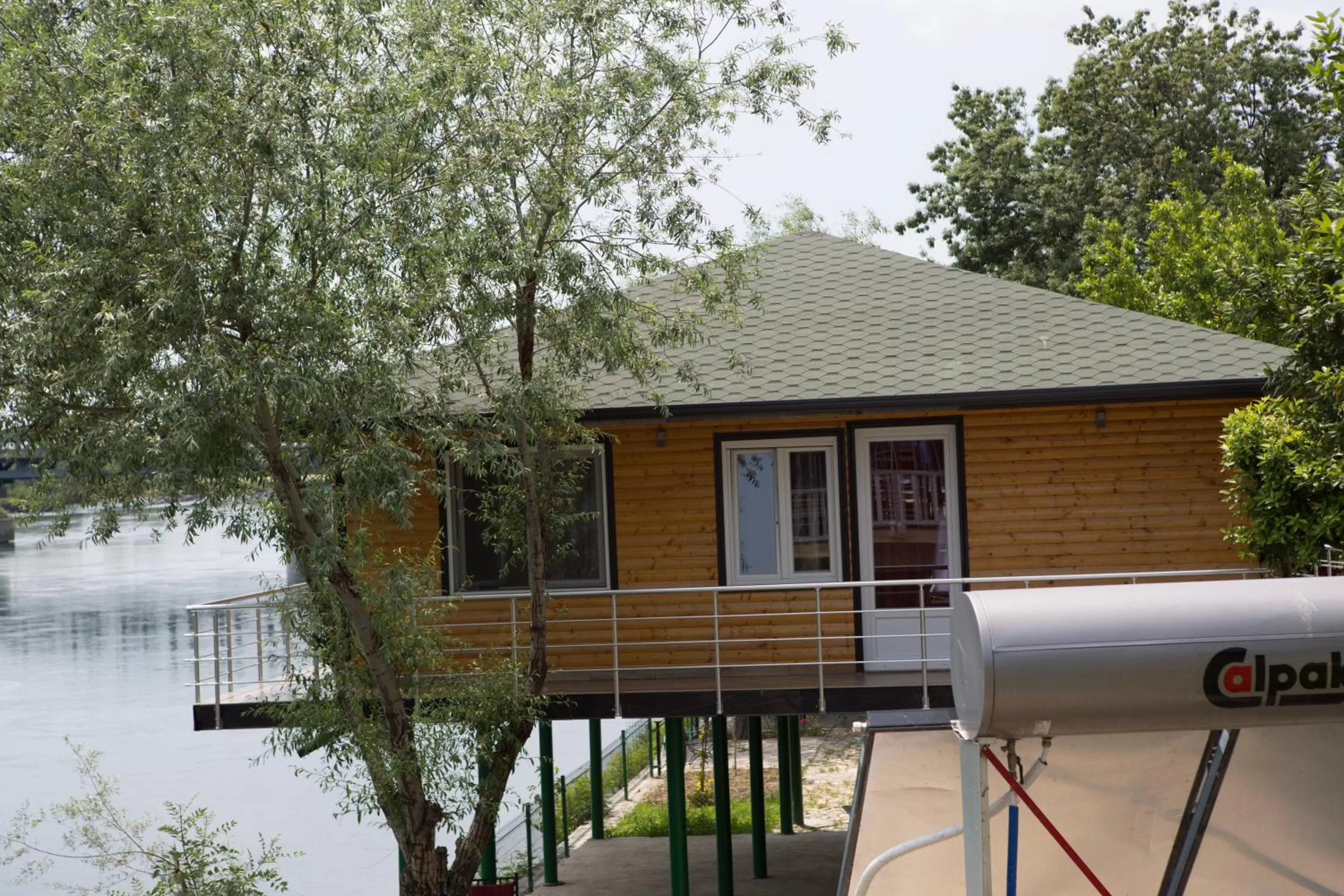 Property building in Buna Park Hotel