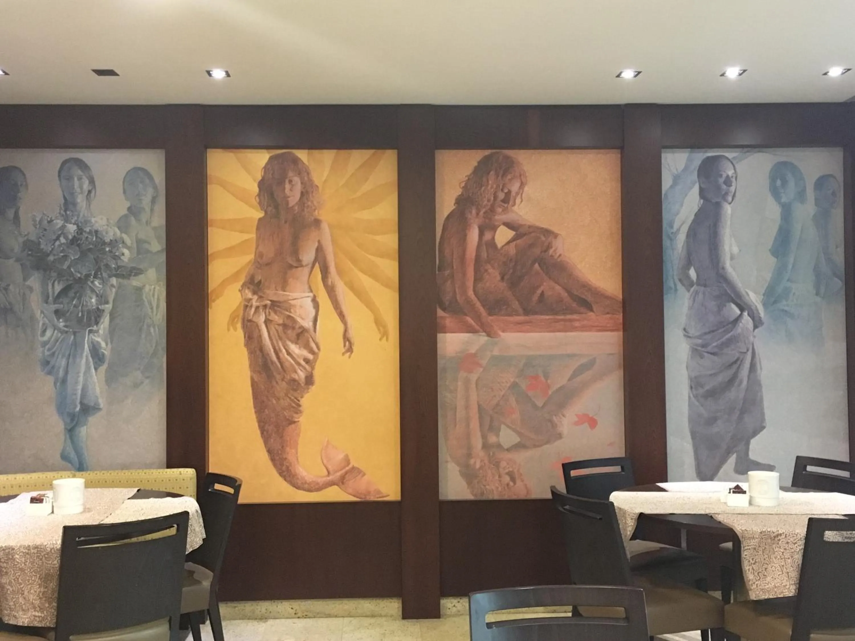 Restaurant/places to eat in Hotel Tiffany Milano