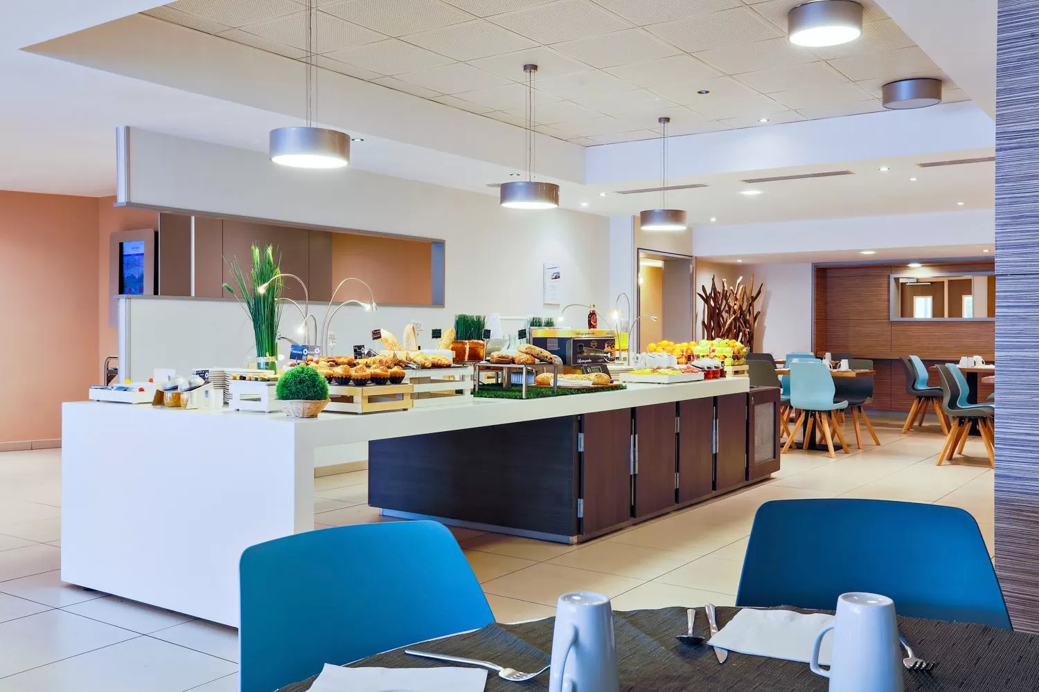 Restaurant/places to eat in Mercure Paris Vaugirard Porte De Versailles