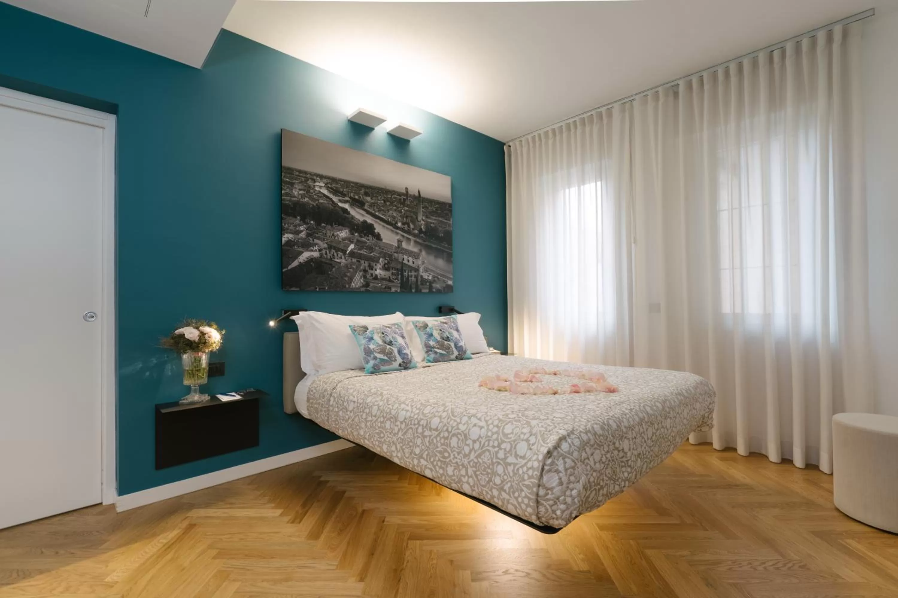 Photo of the whole room, Bed in Hotel Giulietta e Romeo ***S