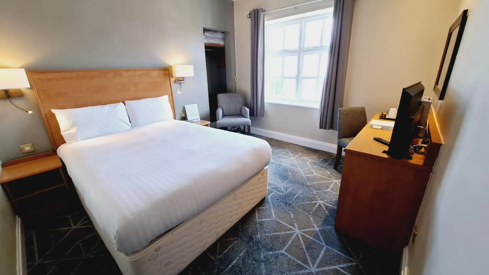 Bed in The Brocket Arms Wetherspoon